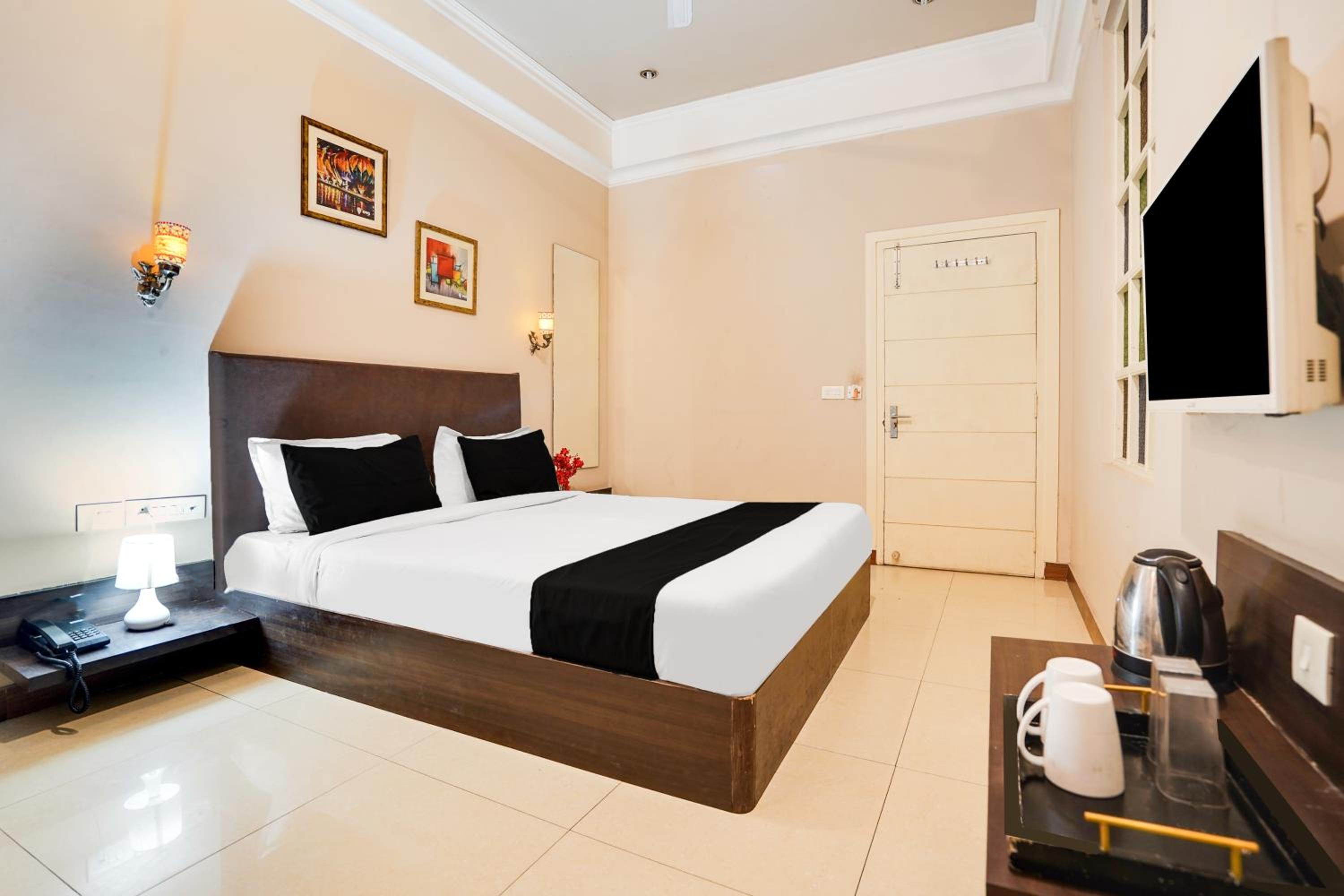 Classic Triple Room - Photo 13