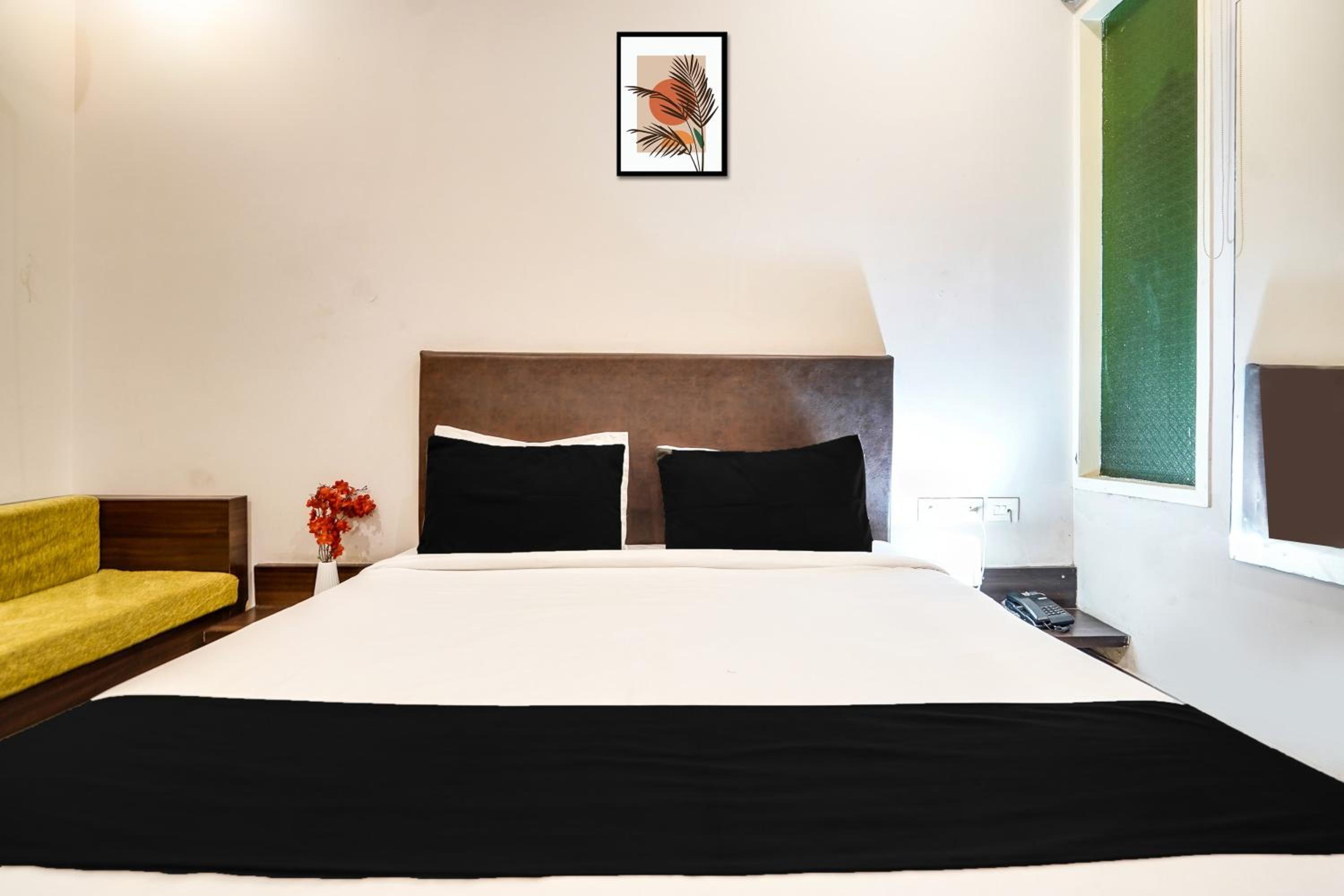 Classic Triple Room - Photo 9