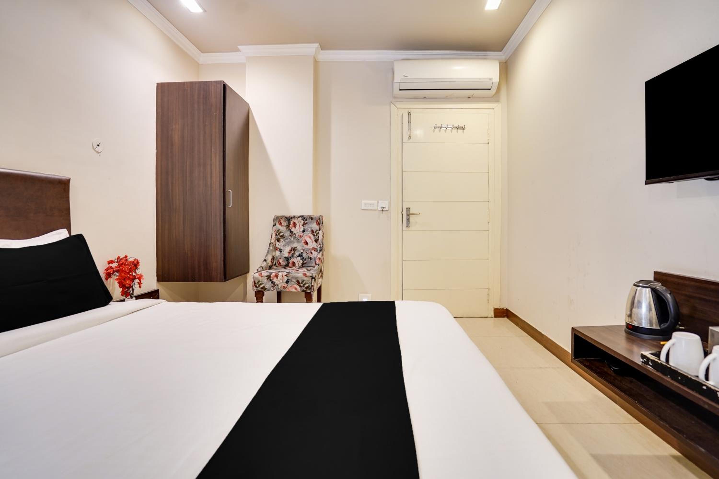 Classic Triple Room - Photo 10