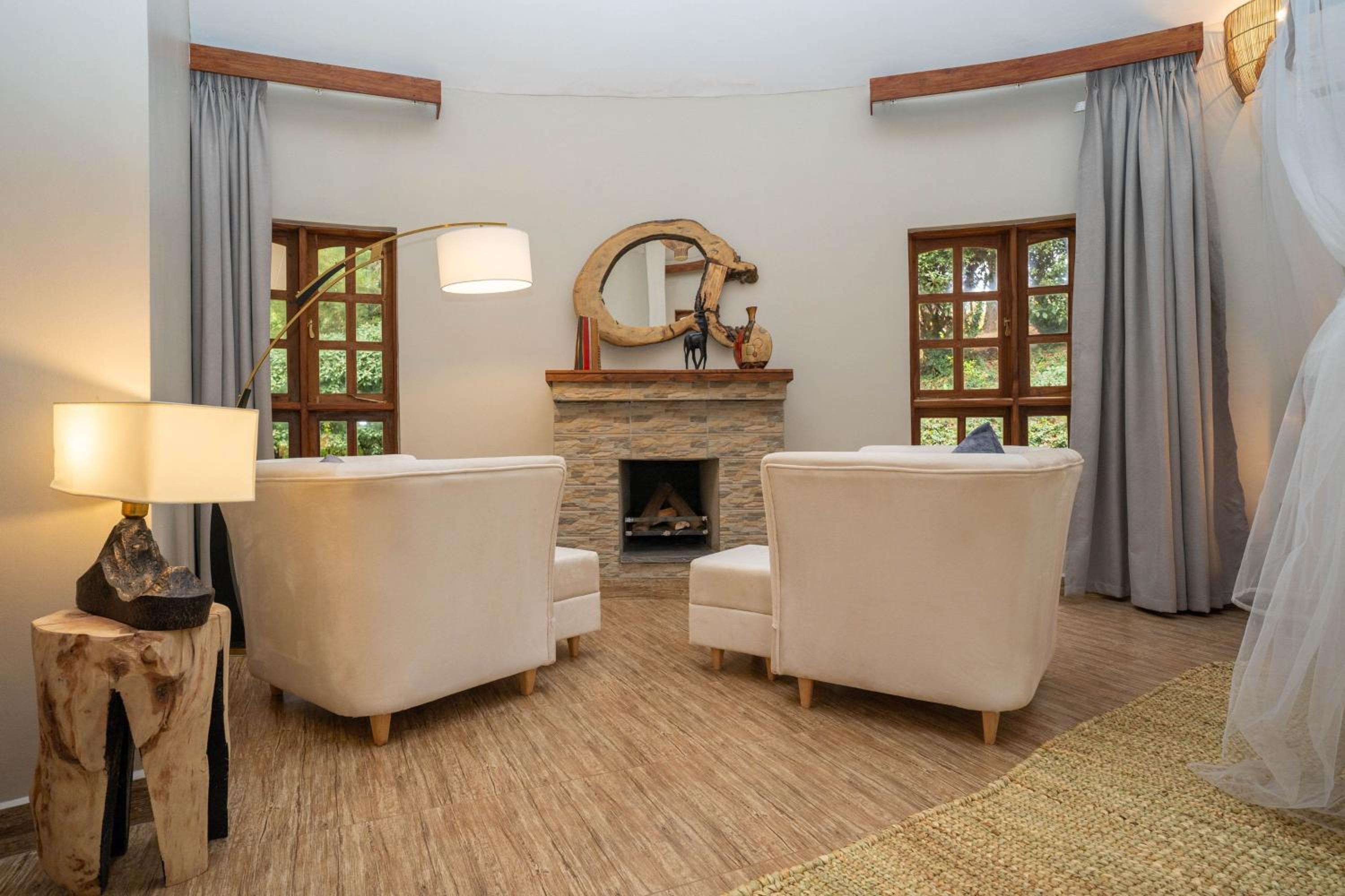 King Studio with Balcony and Whirlpool - Garden View photo 2