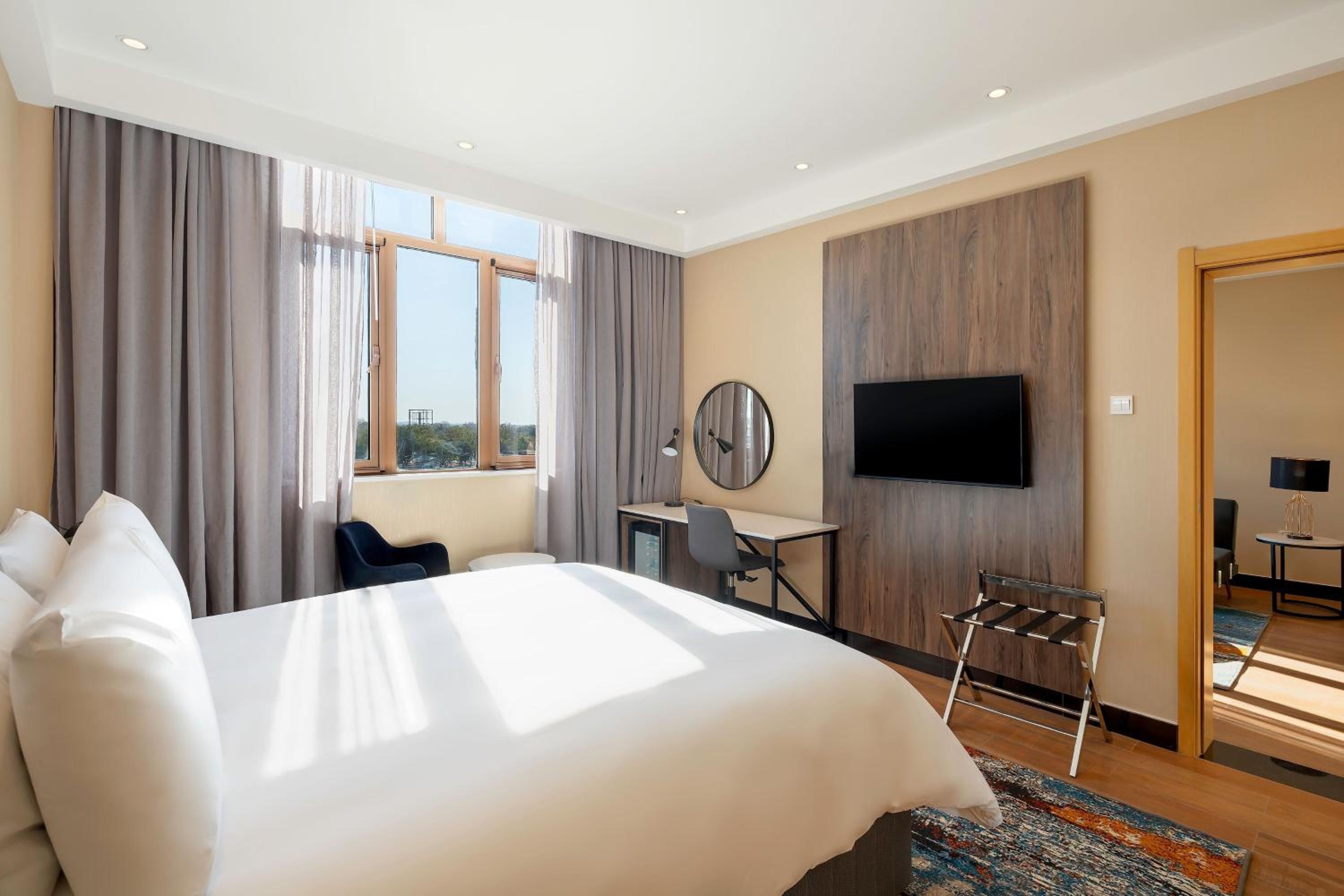 King Room with Garden View - Photo 4