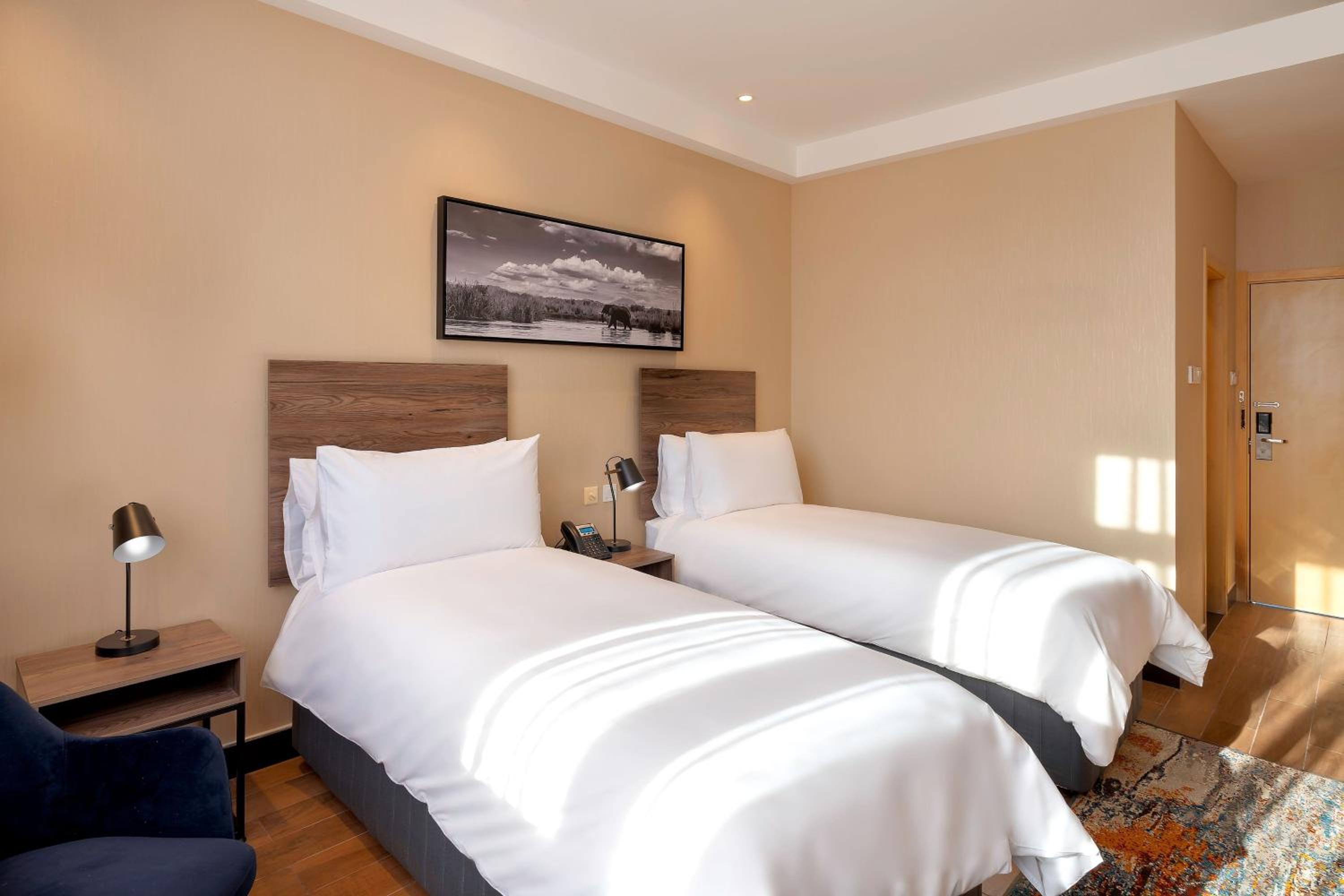 Twin Room with Garden View - Photo 3
