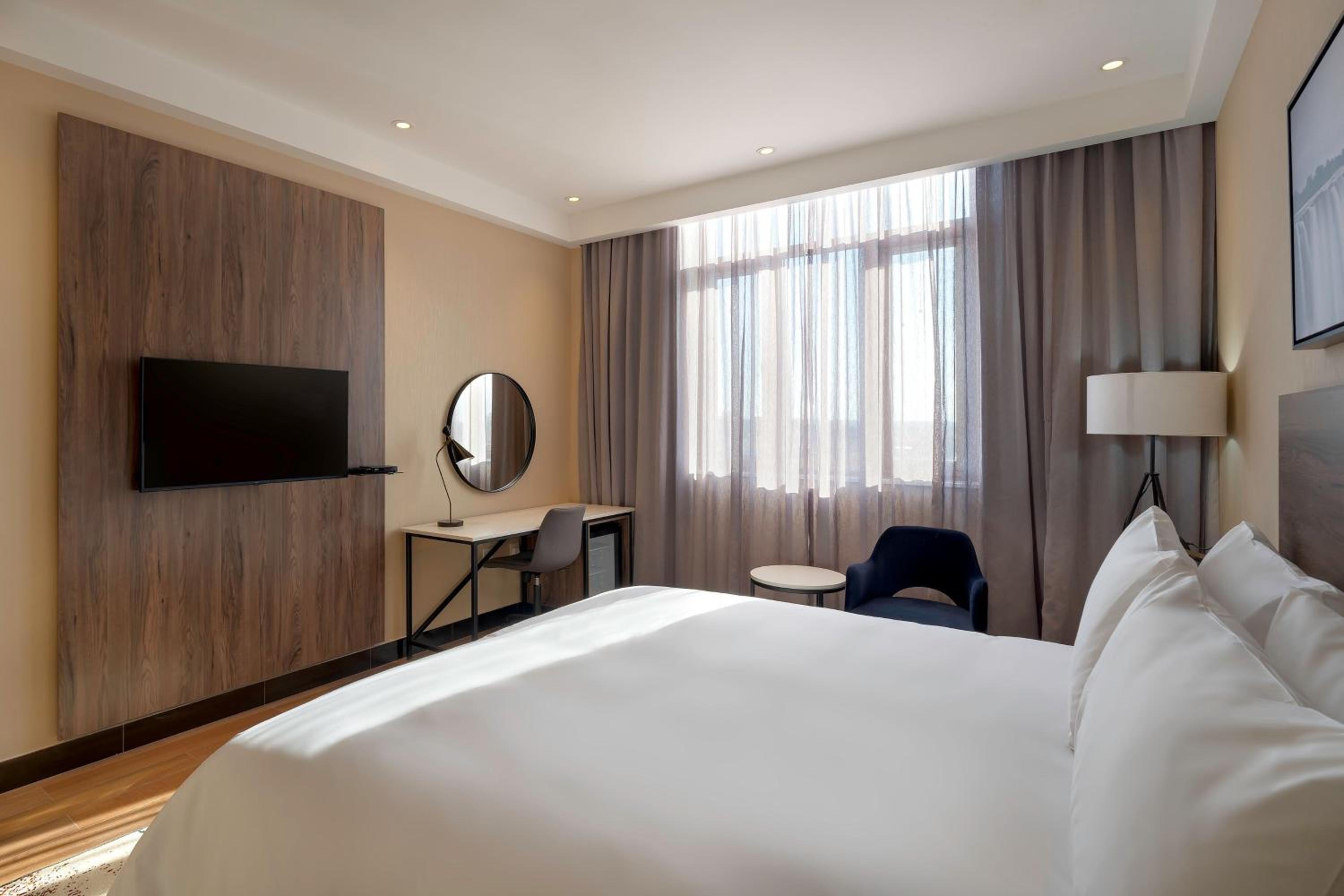 King Room with Garden View - Photo 7