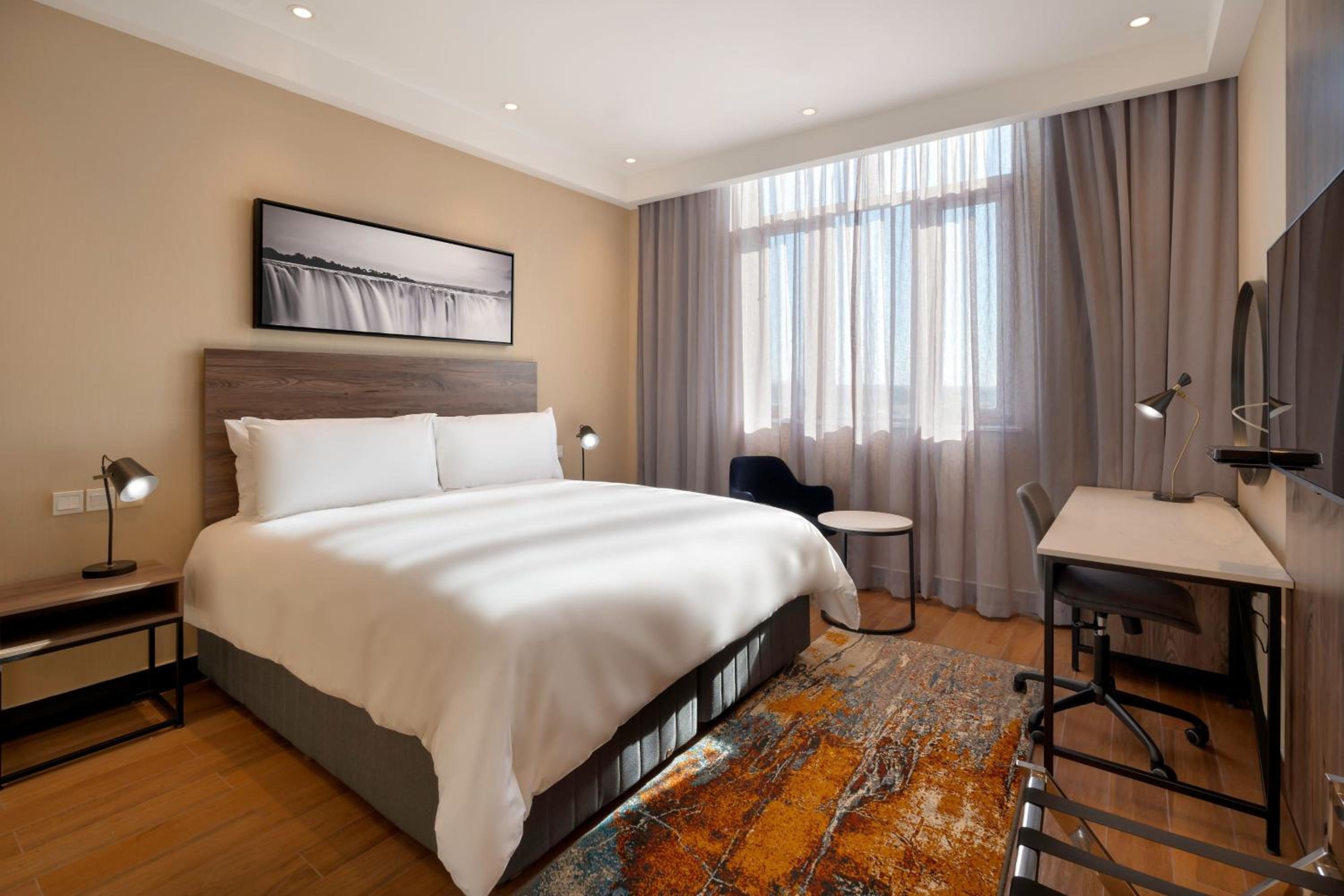 One-Bedroom King Suite with Garden View - Photo 1