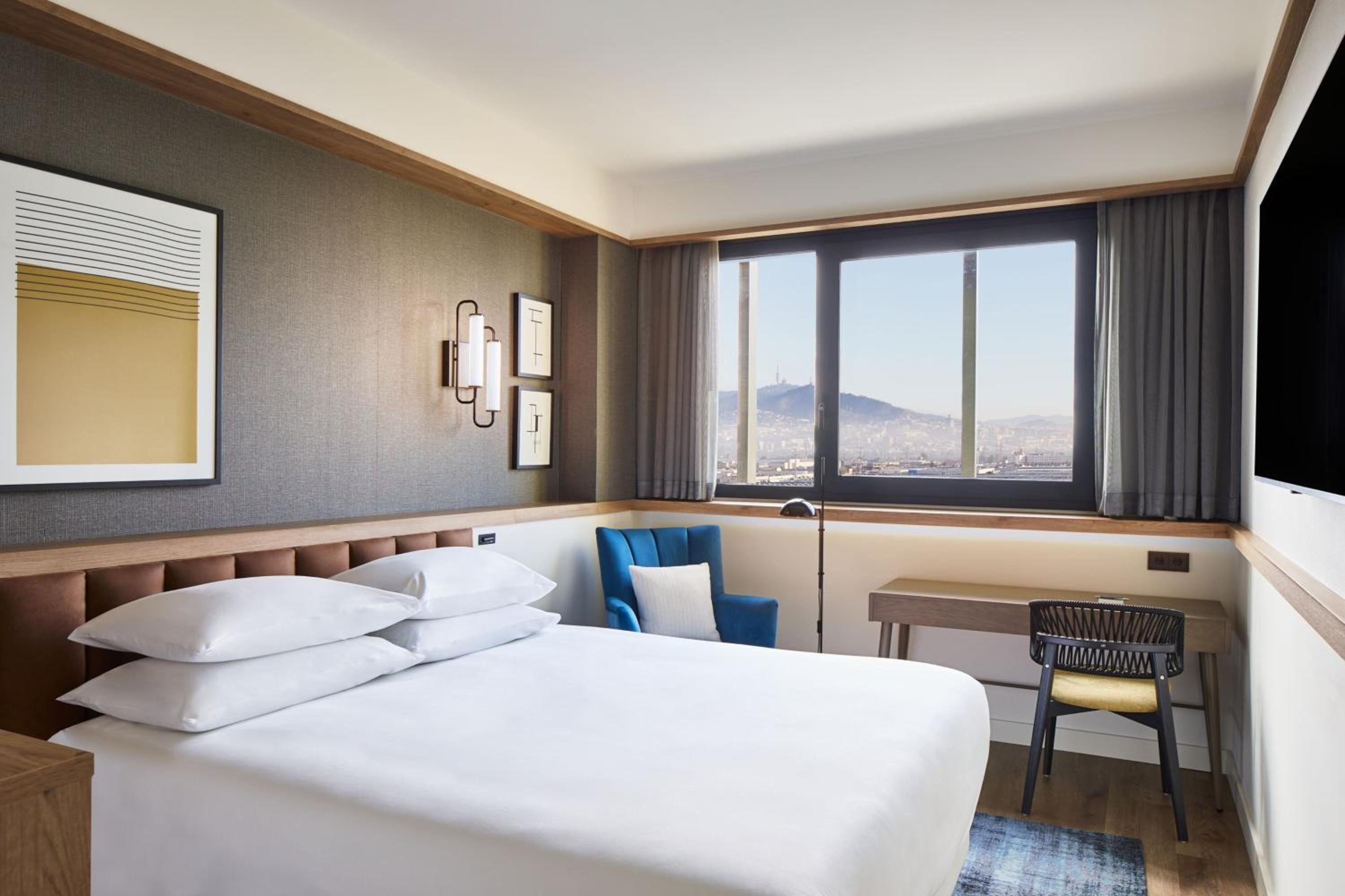 King Room with City View photo 2