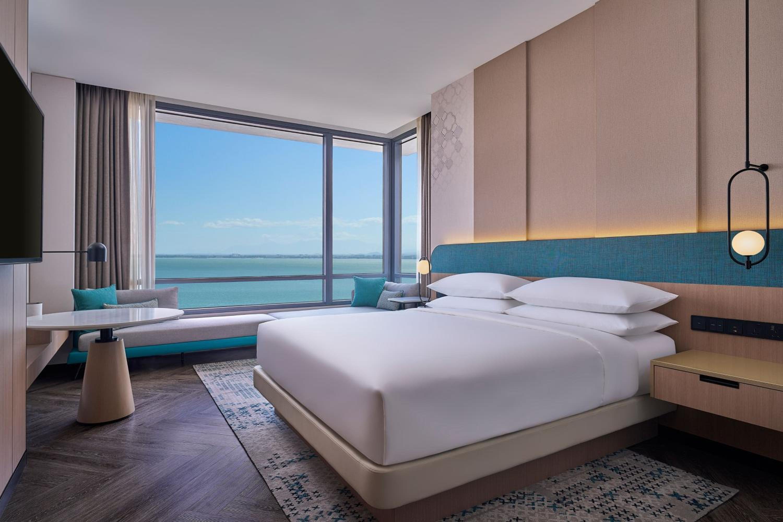 King Room with City View - Photo 4