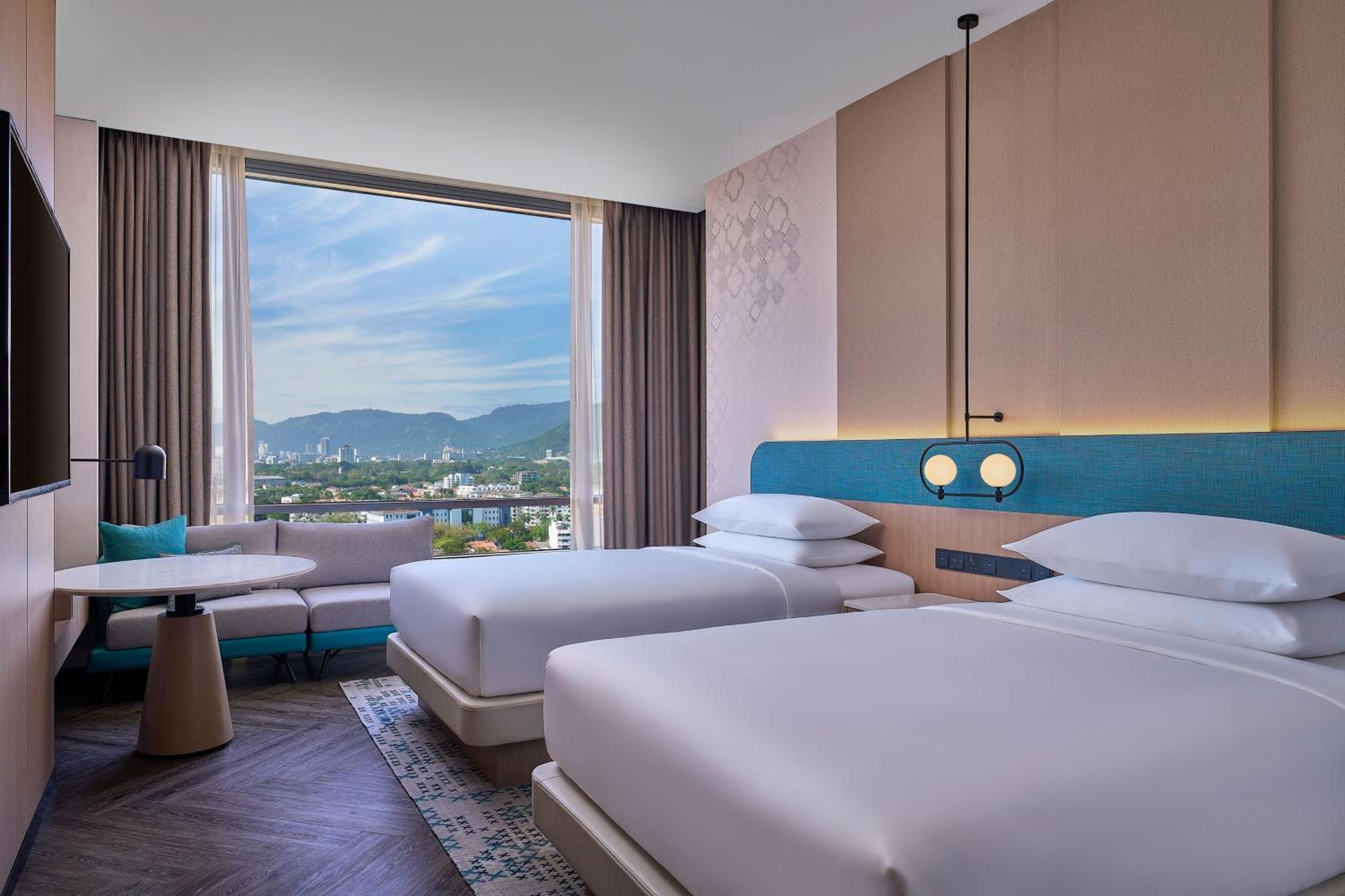 Twin Room with City View - Photo 4