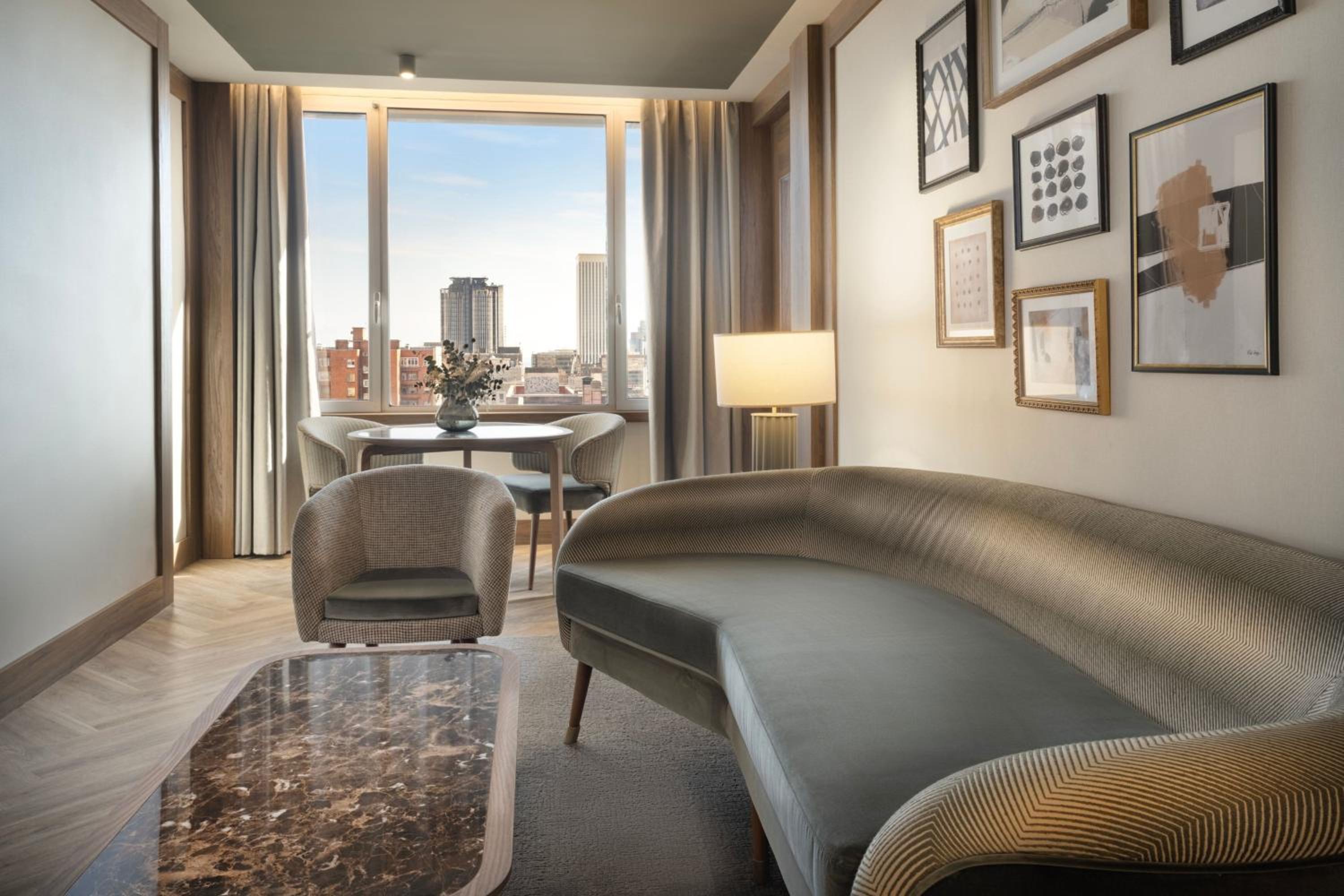 King Suite - Photo 10