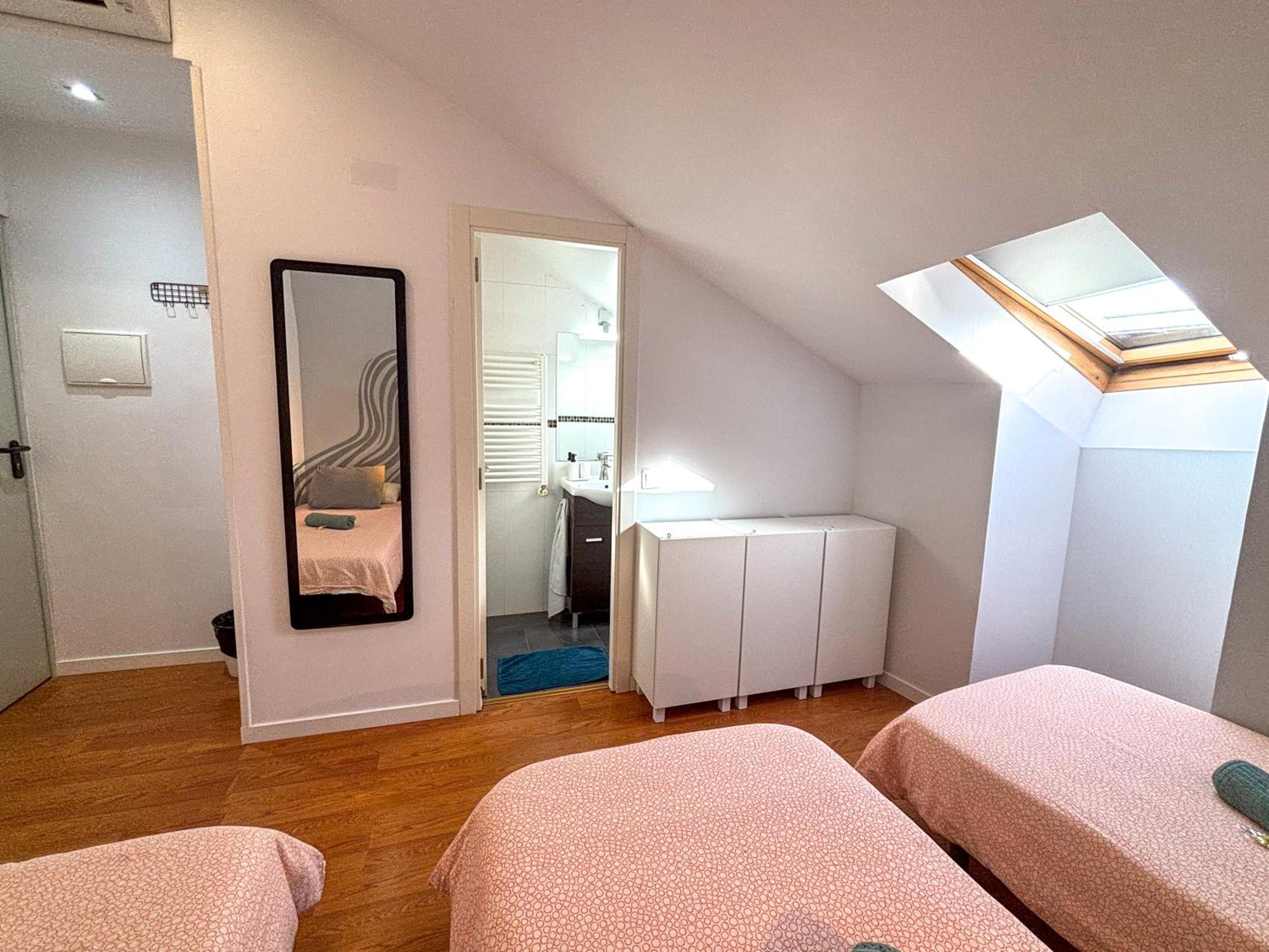 Triple Room with Bathroom photo 2