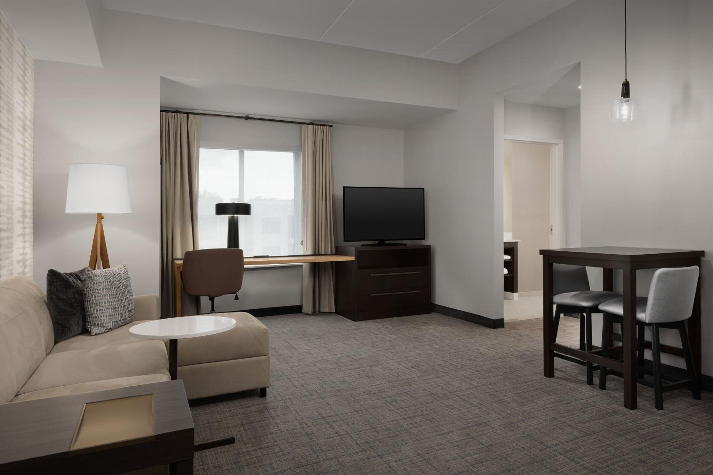 One-Bedroom King Suite with Sofa Bed  photo 2