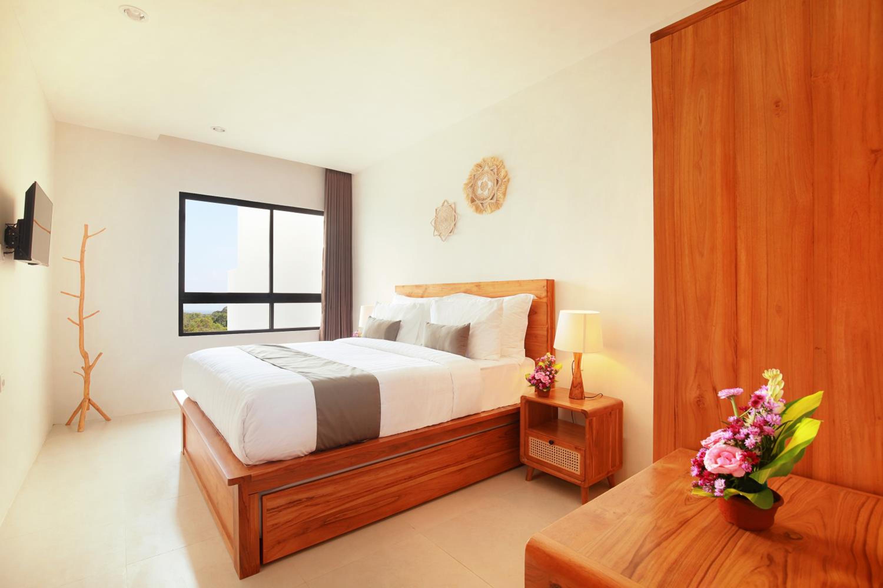 Three-Bedroom Villa photo 3