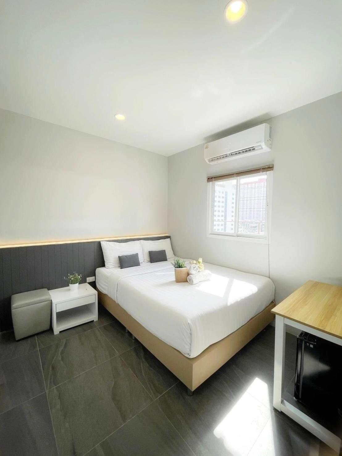 Standard Double Room with Shared Bathroom photo 2
