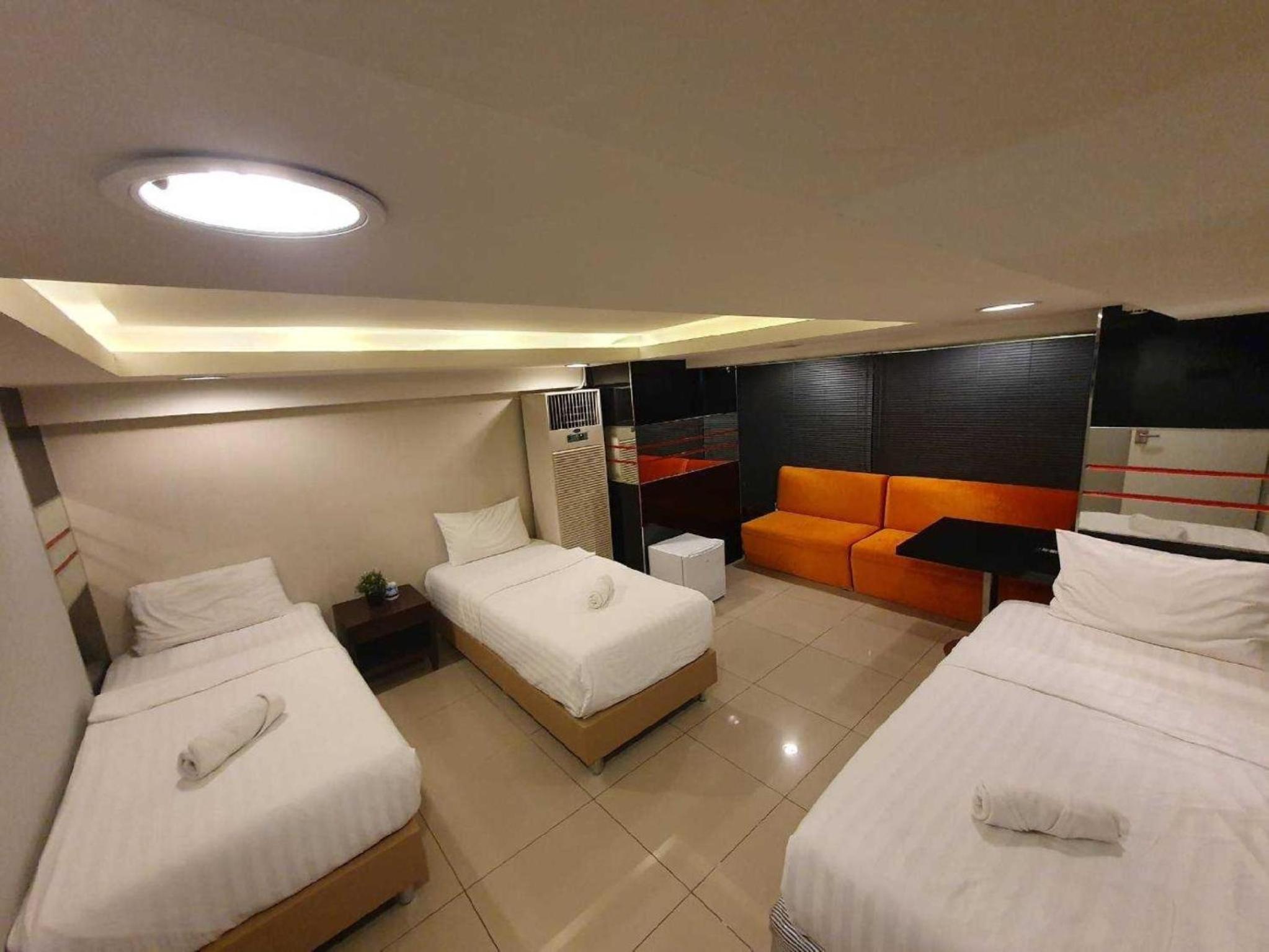 Triple Room with Shared Bathroom photo 1