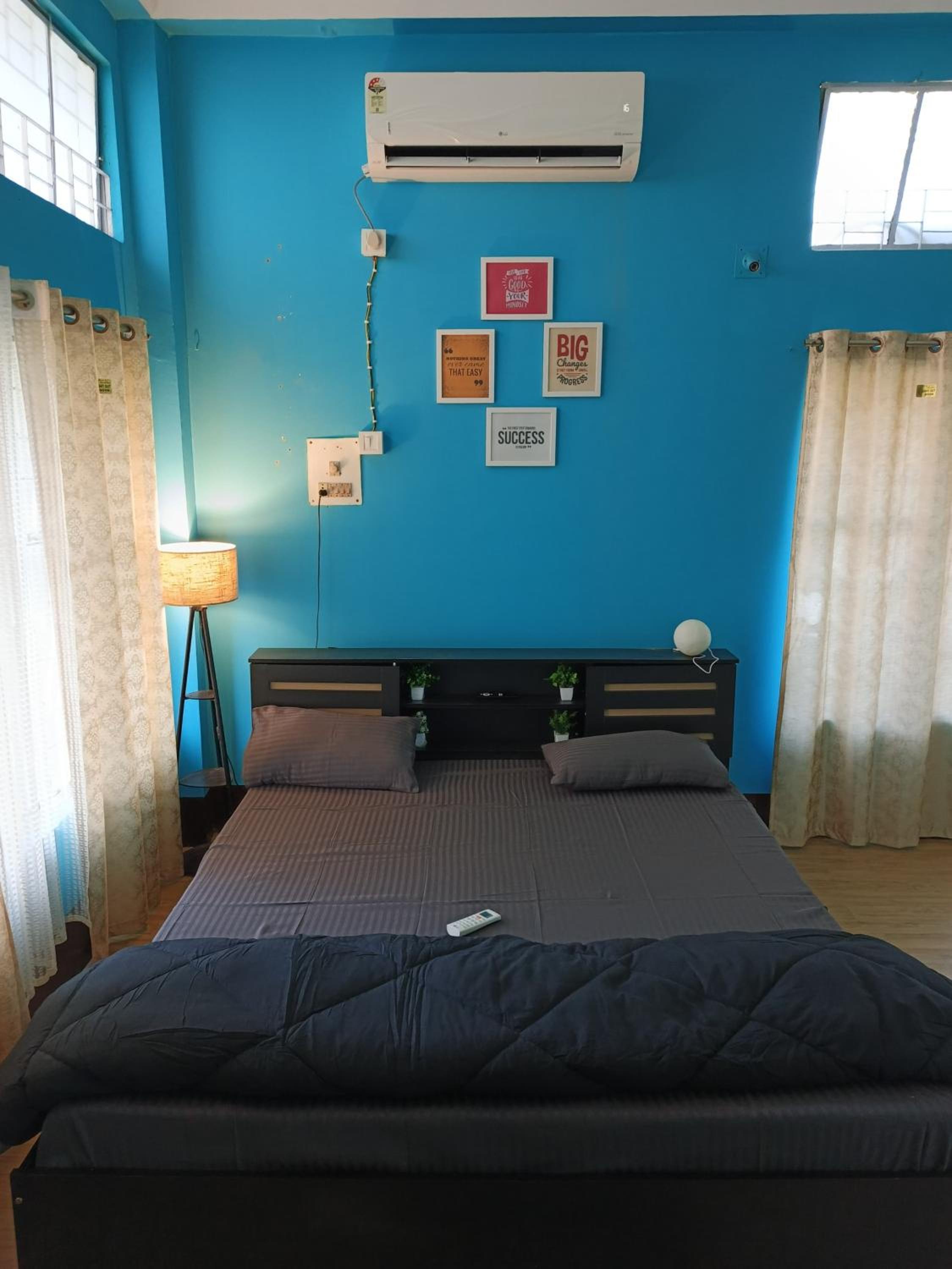 One-Bedroom House photo 1
