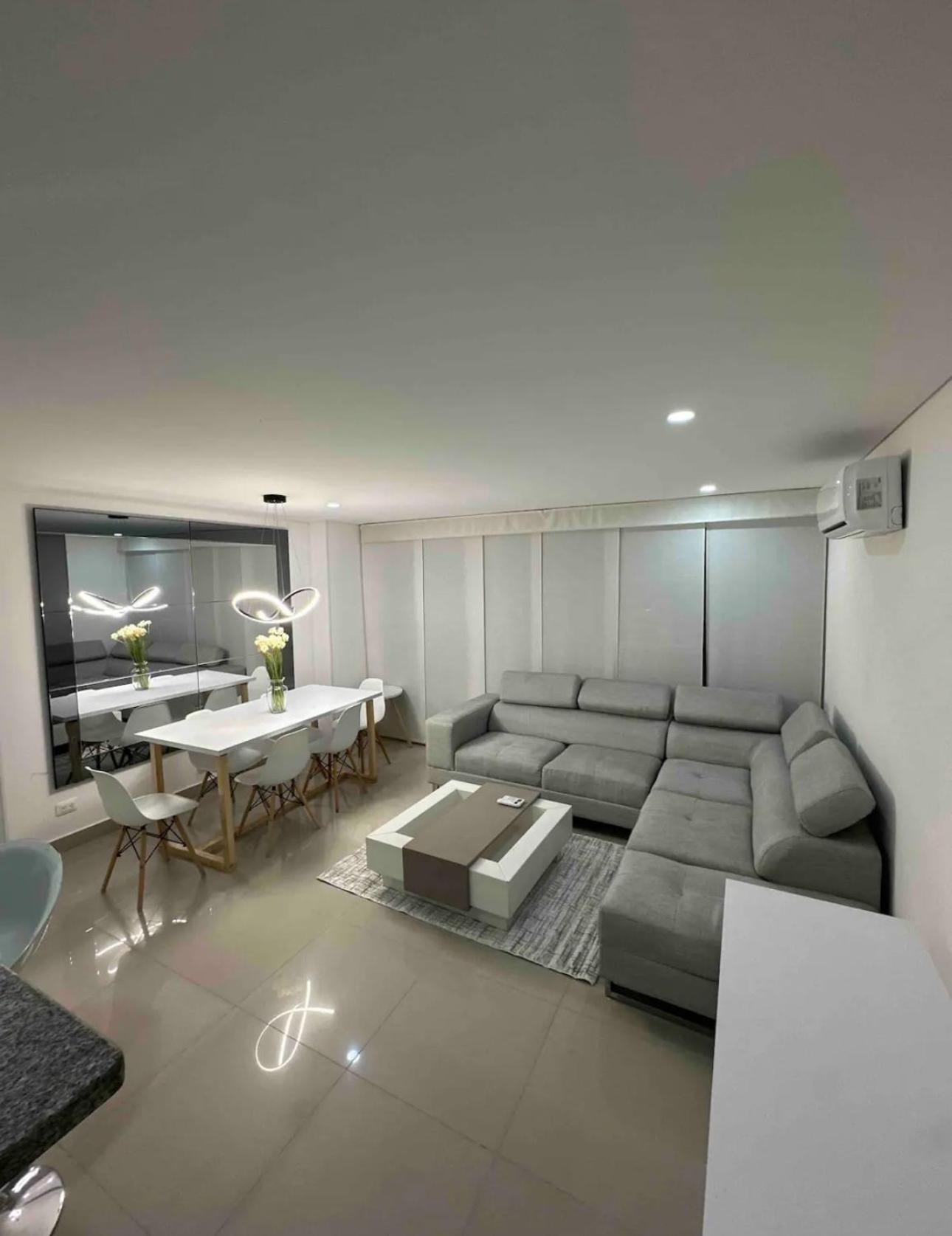Apartment photo 2