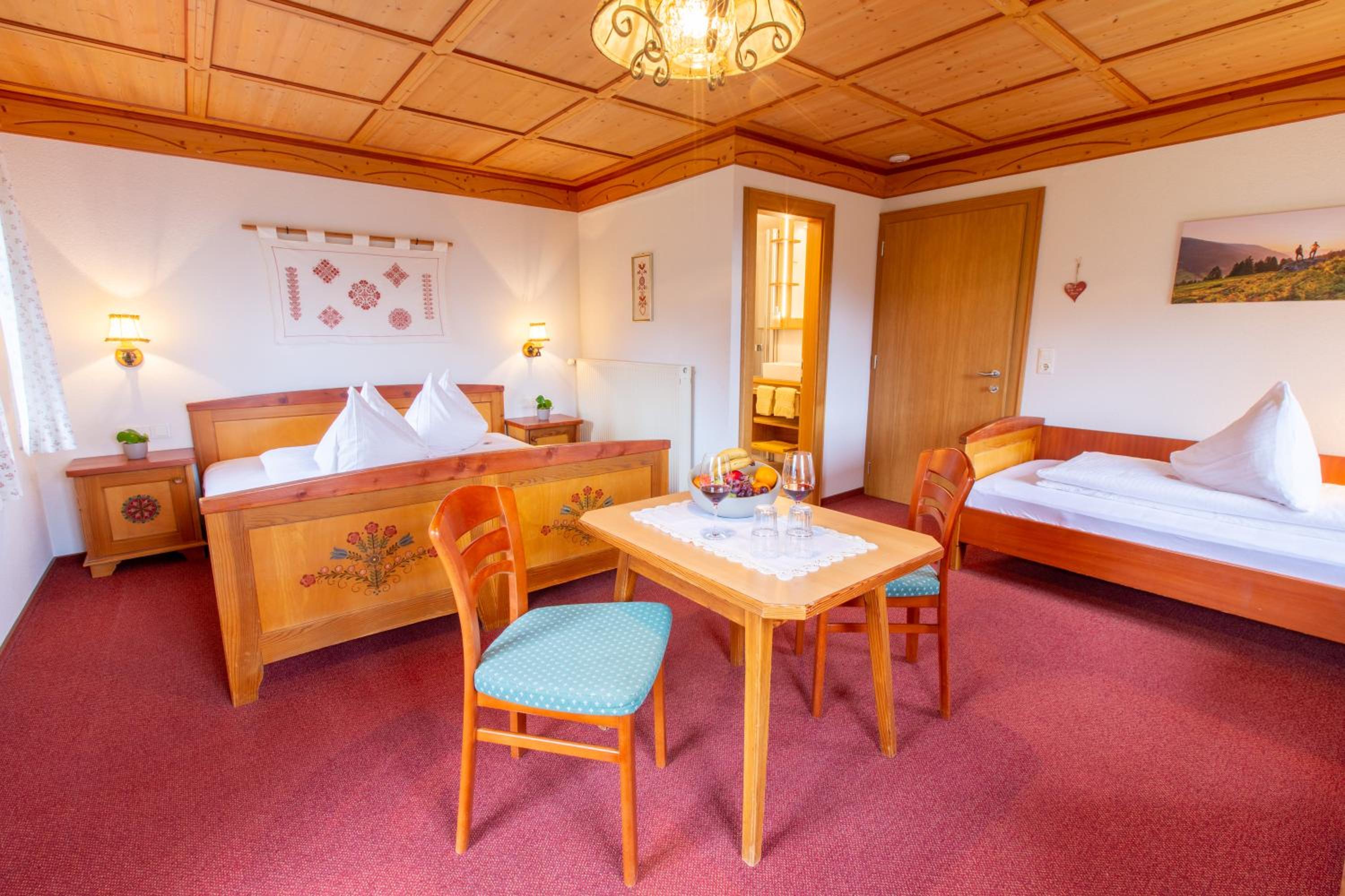 Large Double Room photo 1