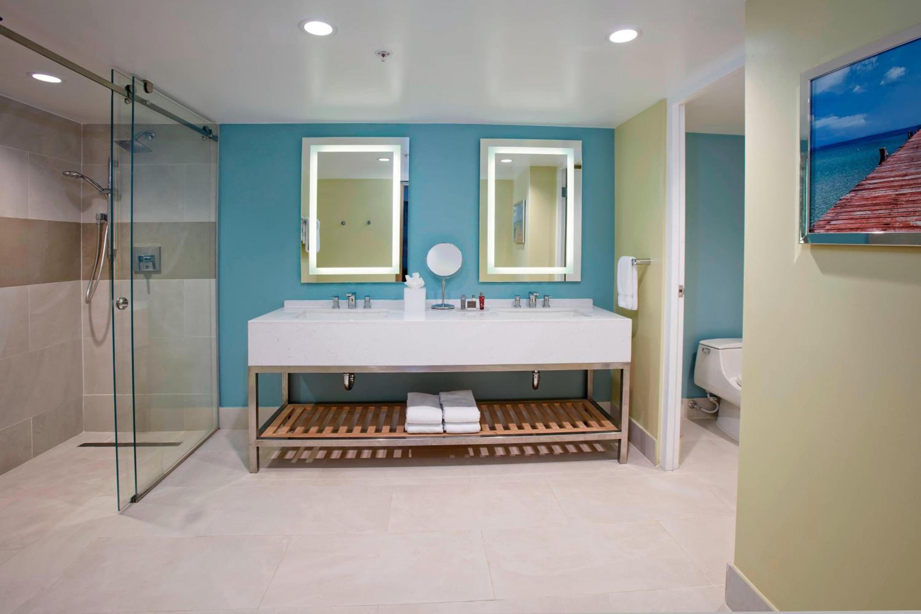Tradewinds Junior Suite - Adults Only/Club Lounge Access