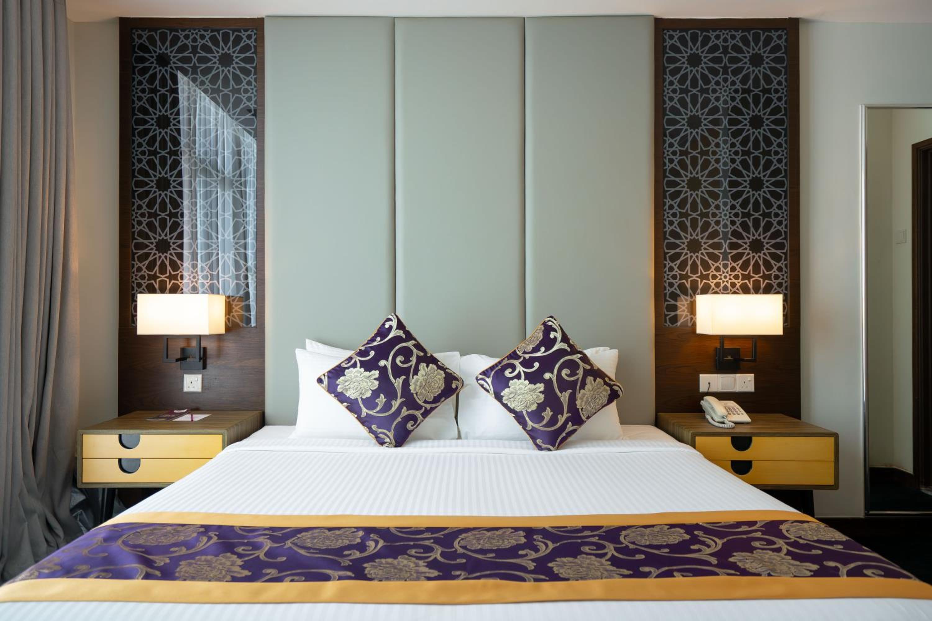 Executive Suite - Photo 11