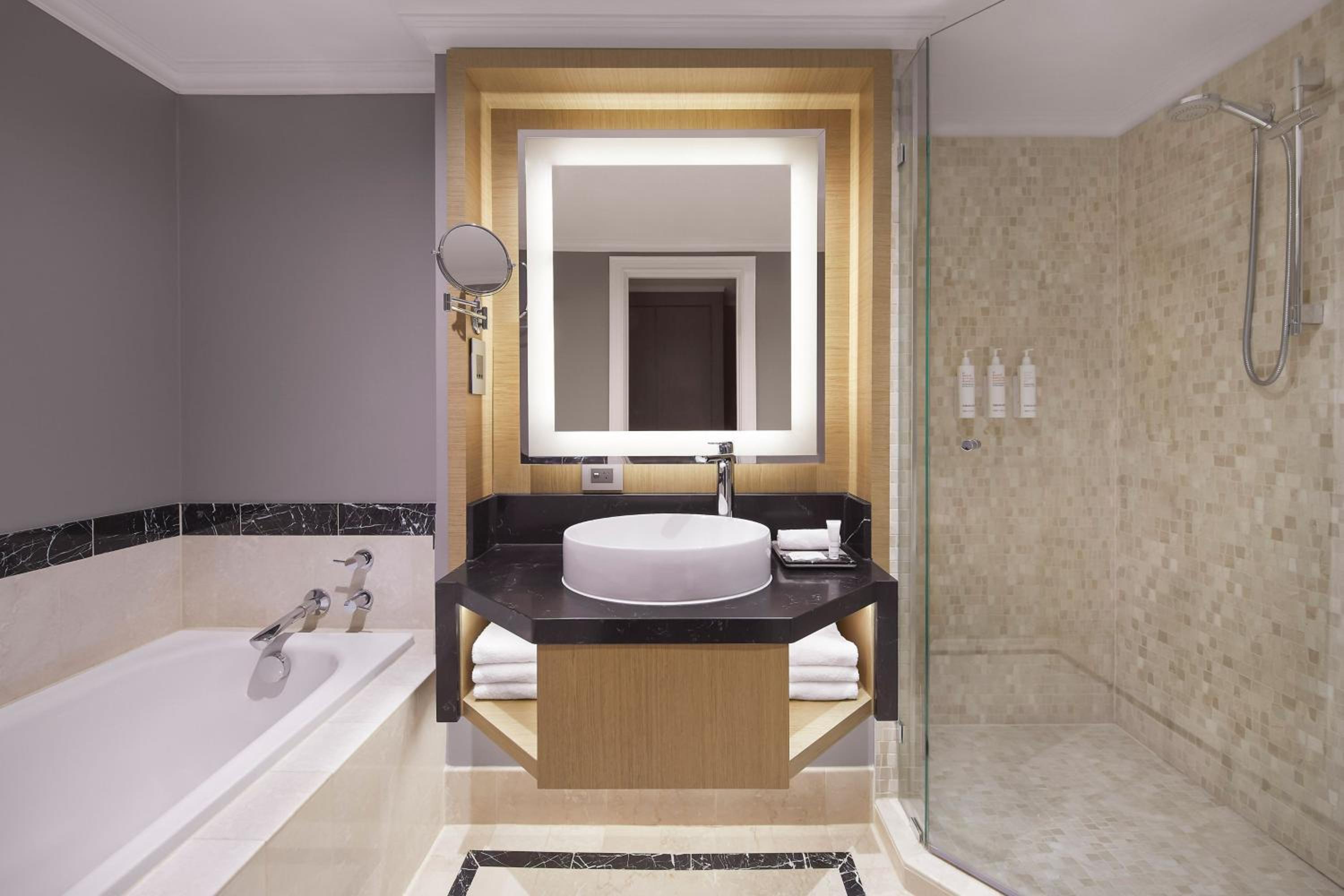 Guest Room, 1 King, City View - Photo 7