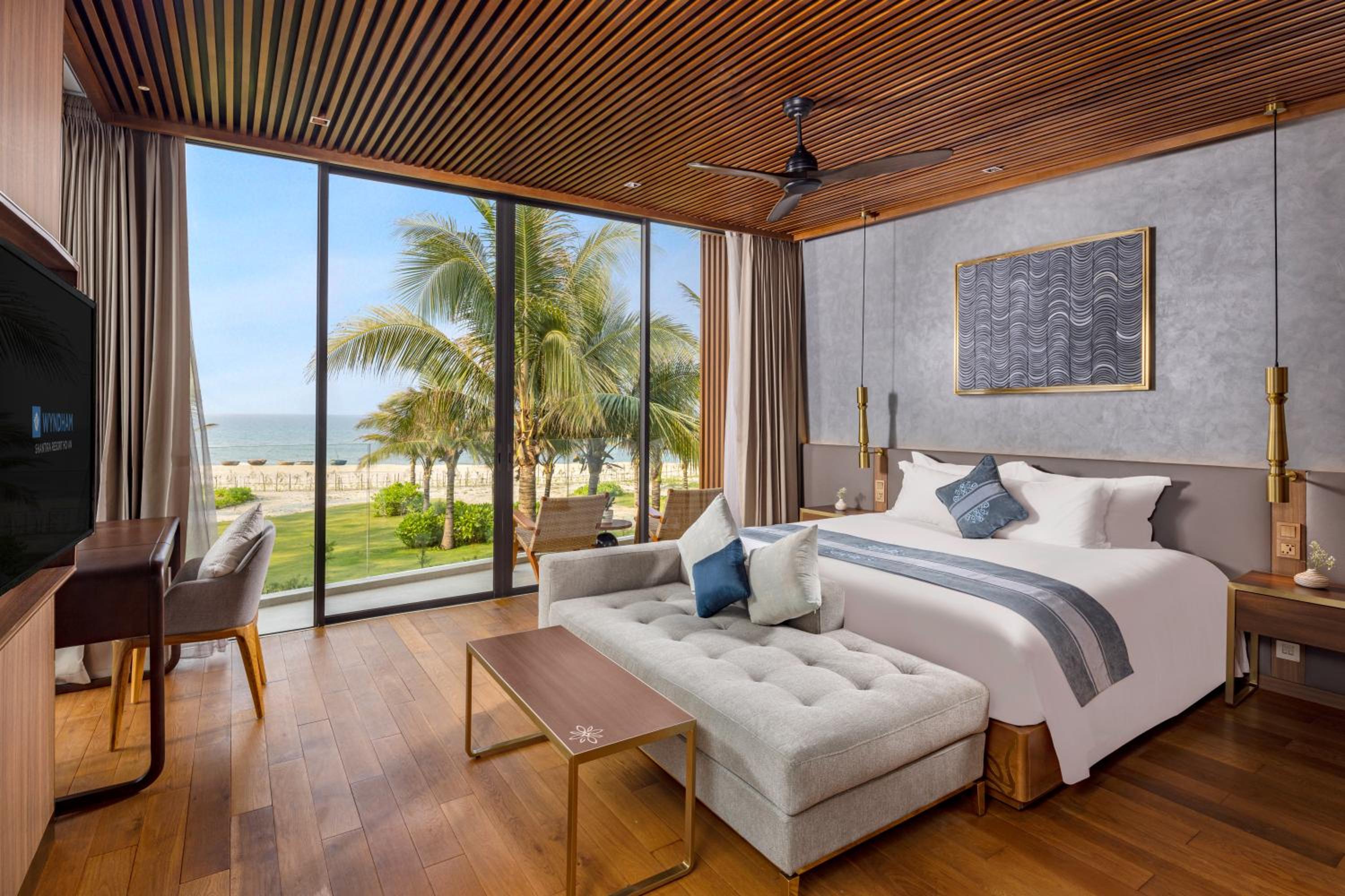 Three-Bedroom Villa with Private Pool - Beachfront - Photo 18