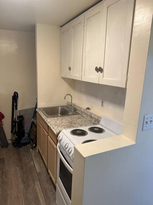 One-Bedroom Apartment photo 2