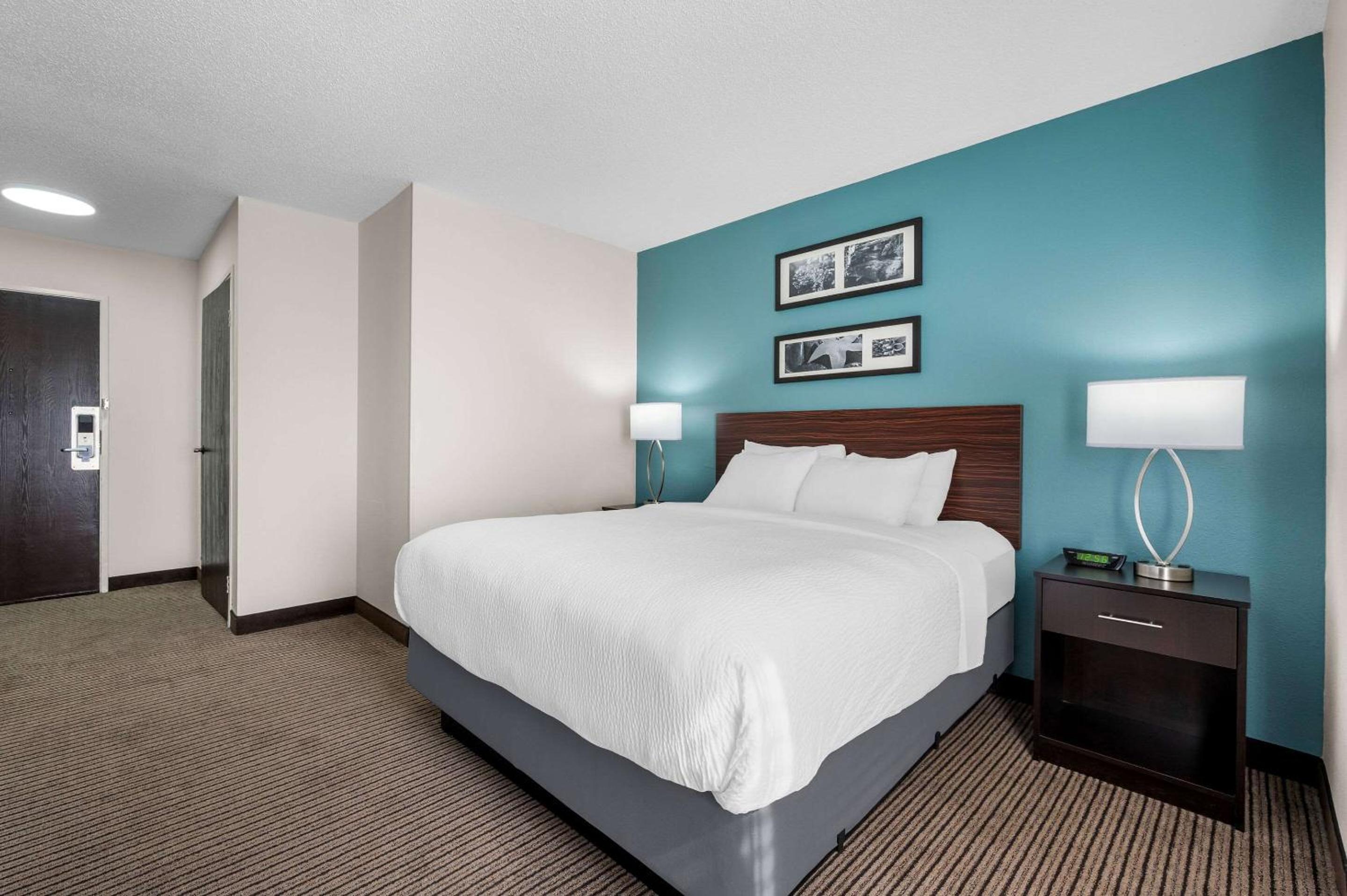 Queen Room - Disability Access/Non-Smoking photo 1