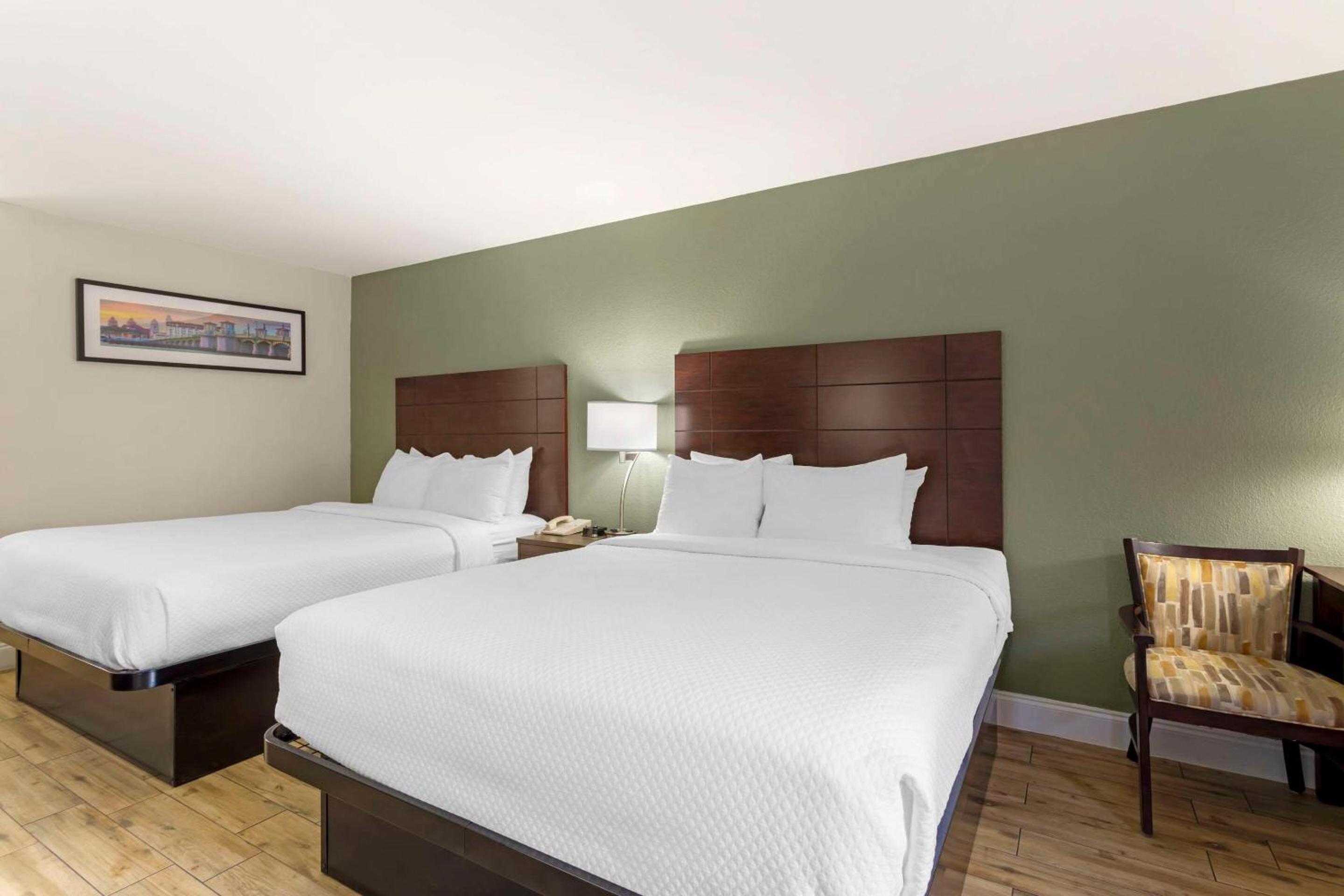 Double Room with Two Double Beds - Non-Smoking - Photo 1