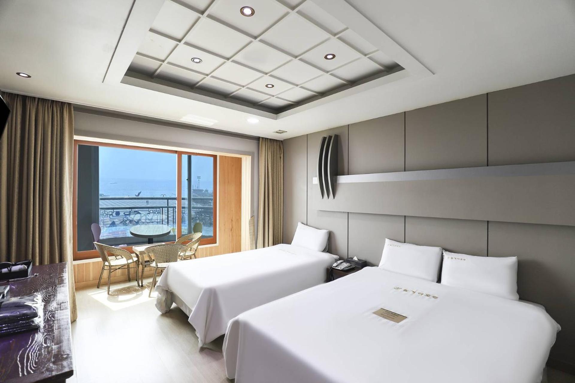 Ocean View Twin