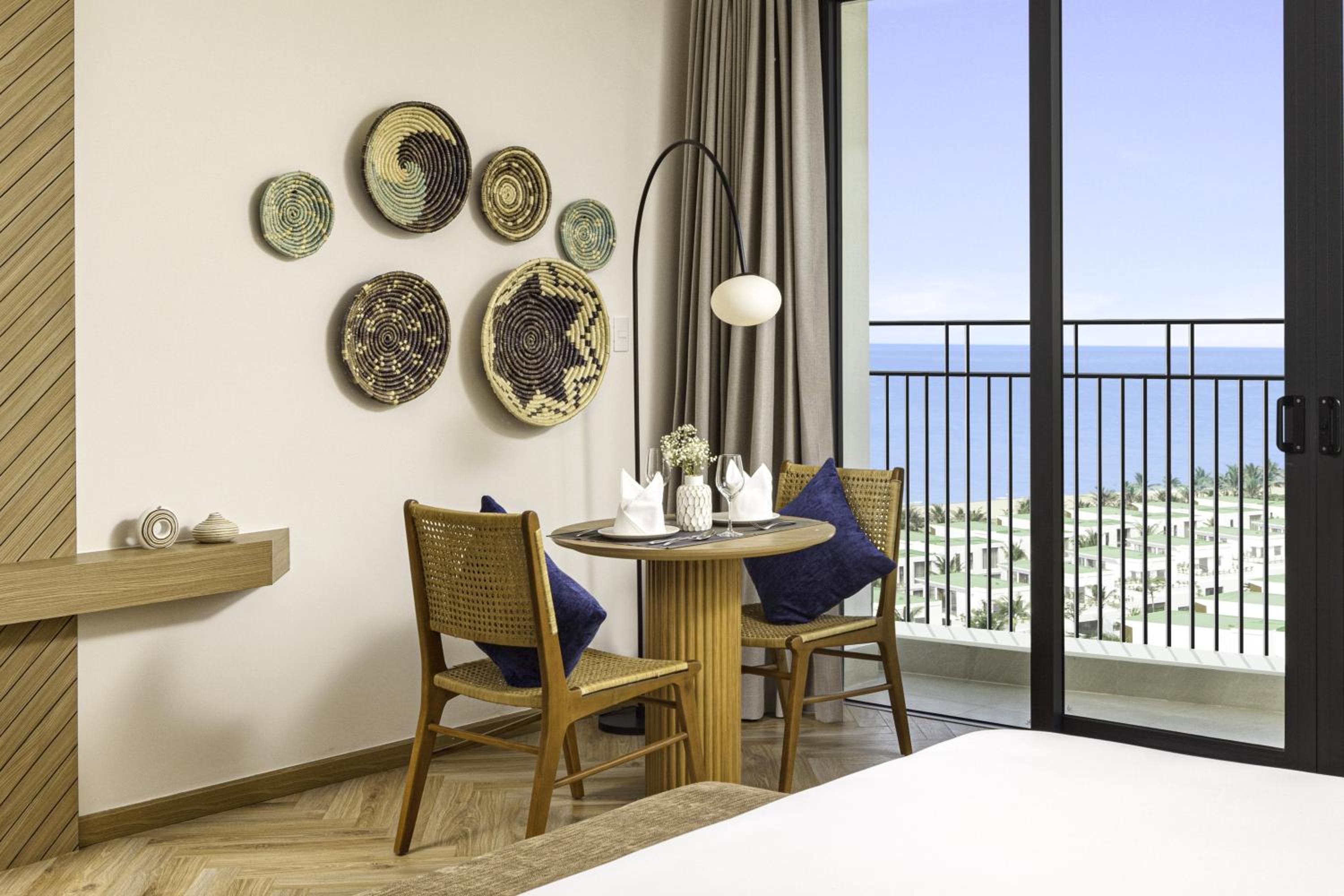 Premier King Room with Ocean View - Photo 1