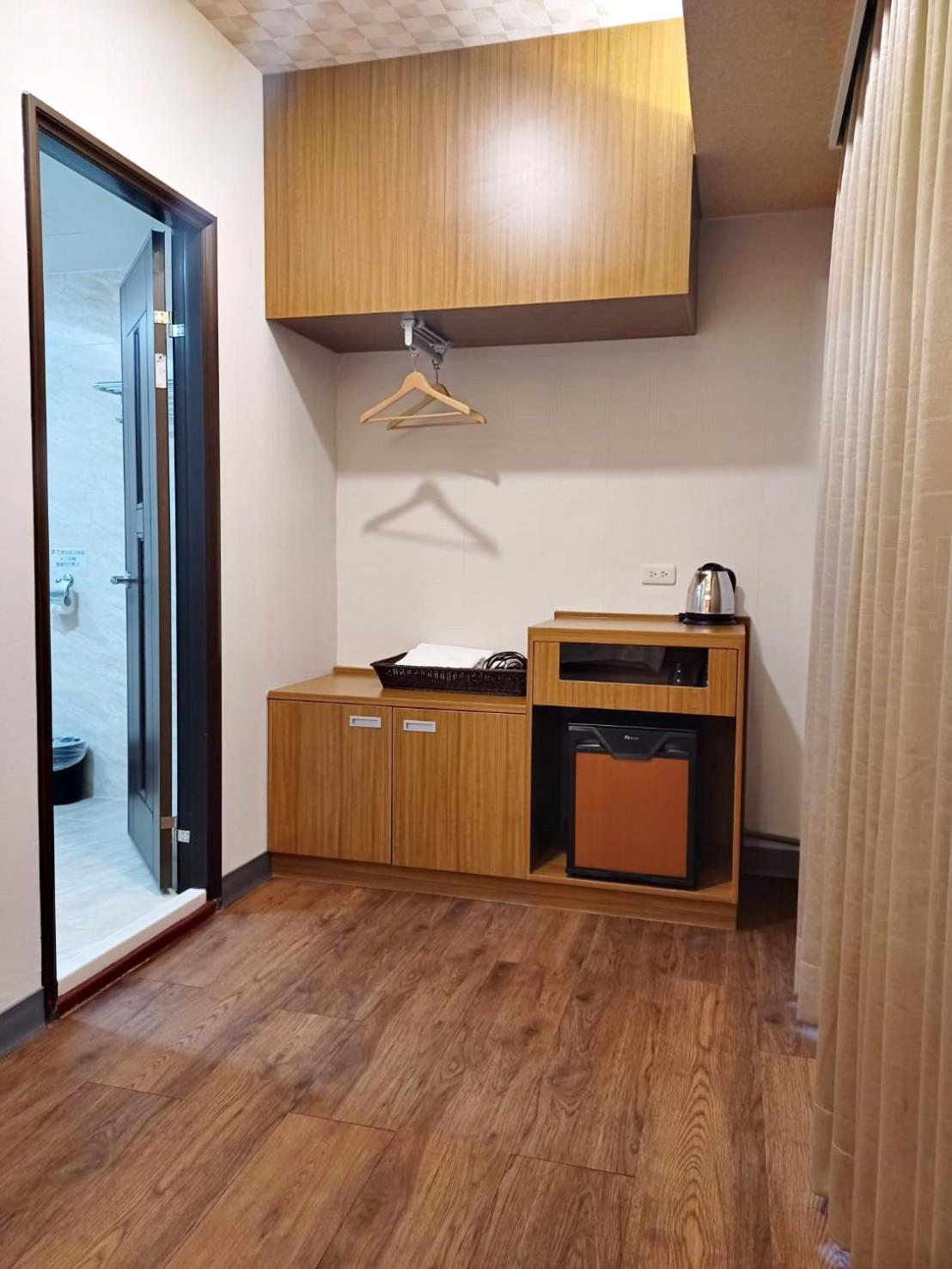 Budget Double Room photo 3