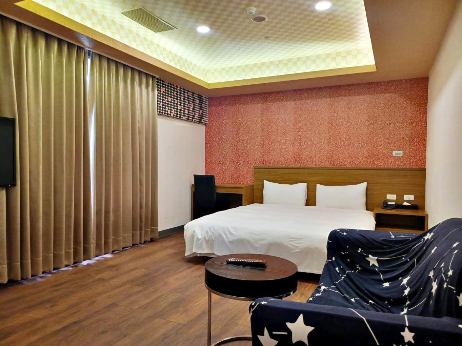 Budget Double Room photo 2