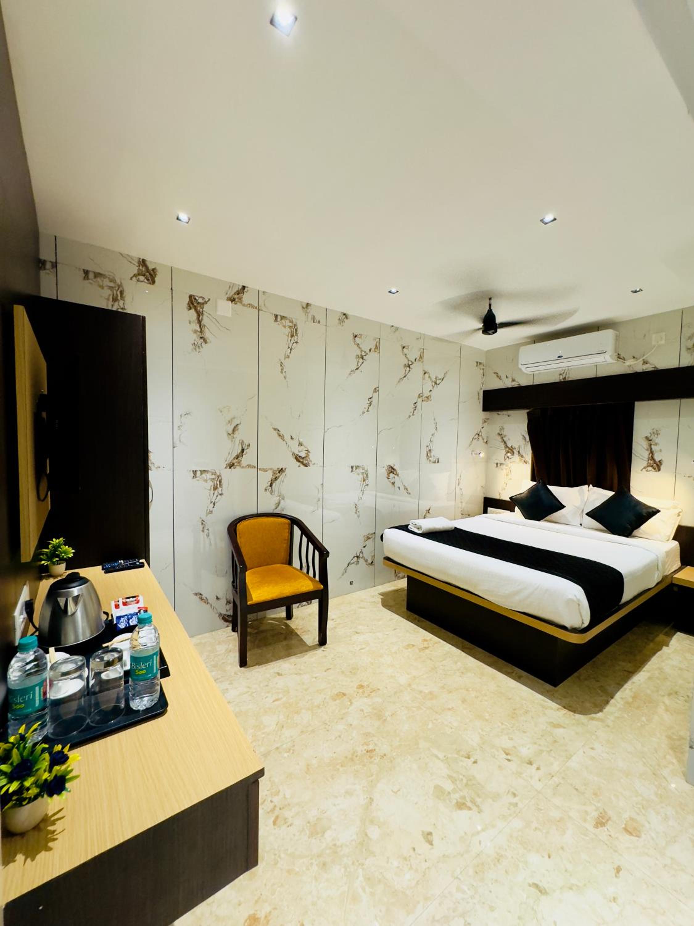 Queen Room