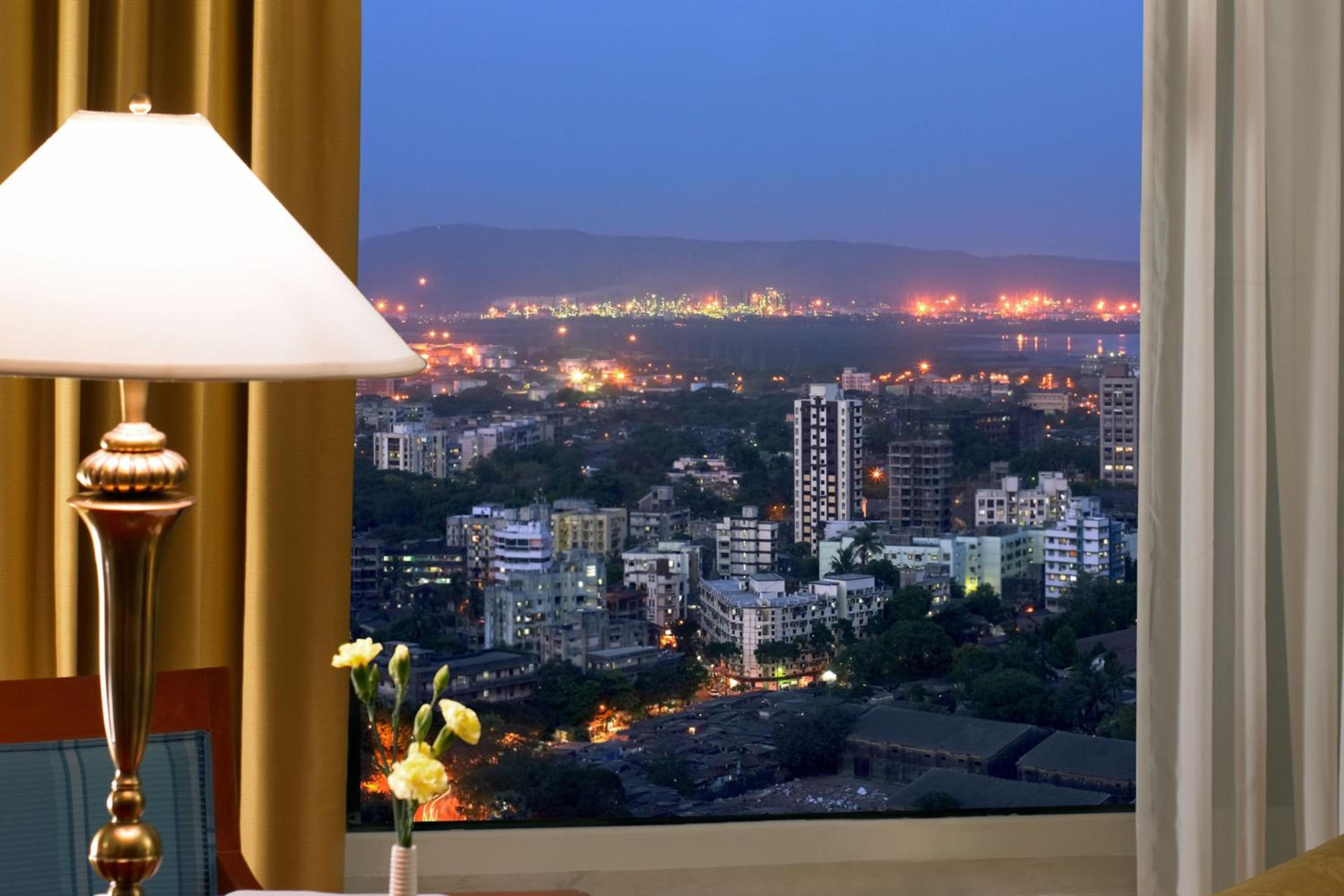 The Towers With Lounge Access - City View