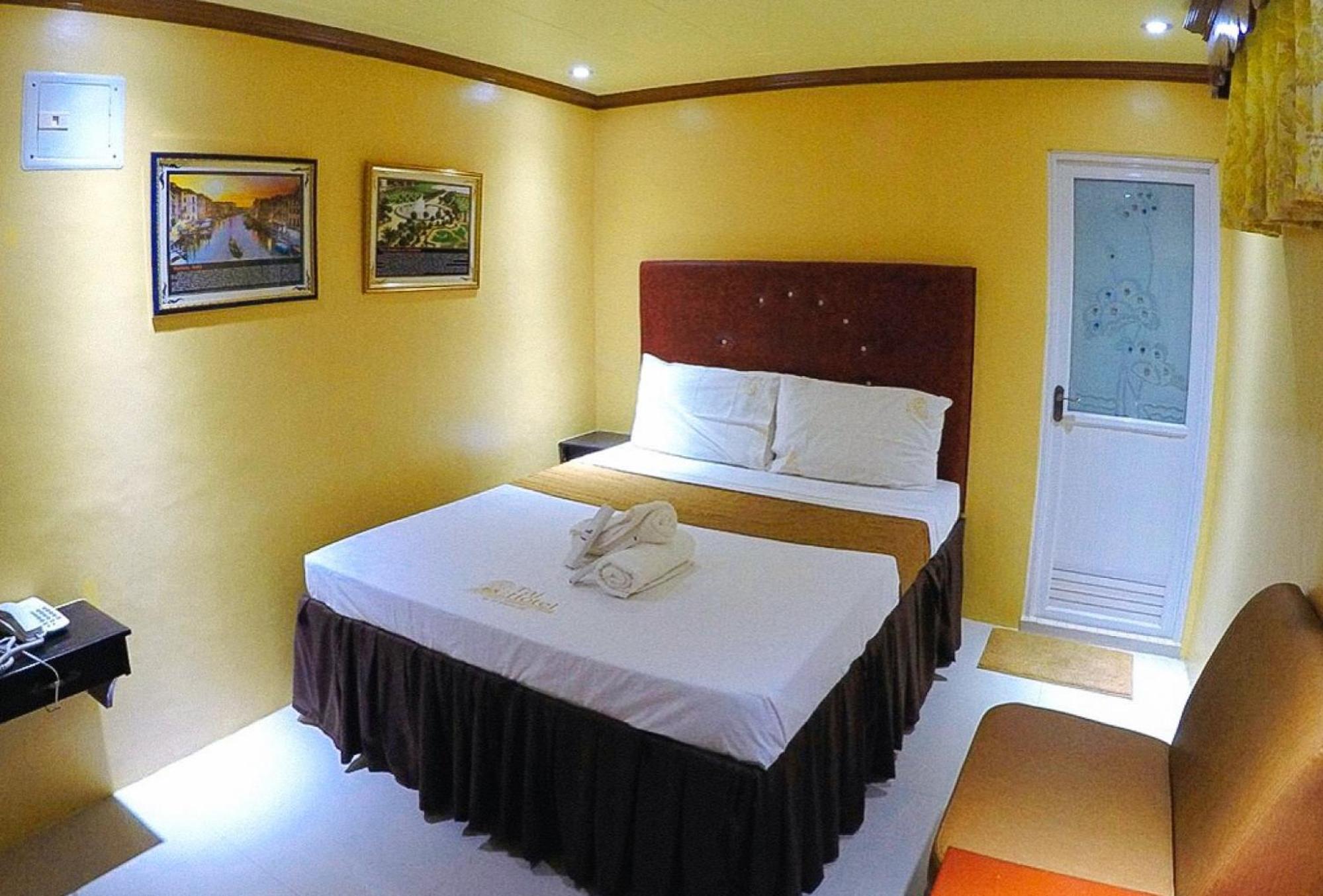 Deluxe Queen Room photo 1