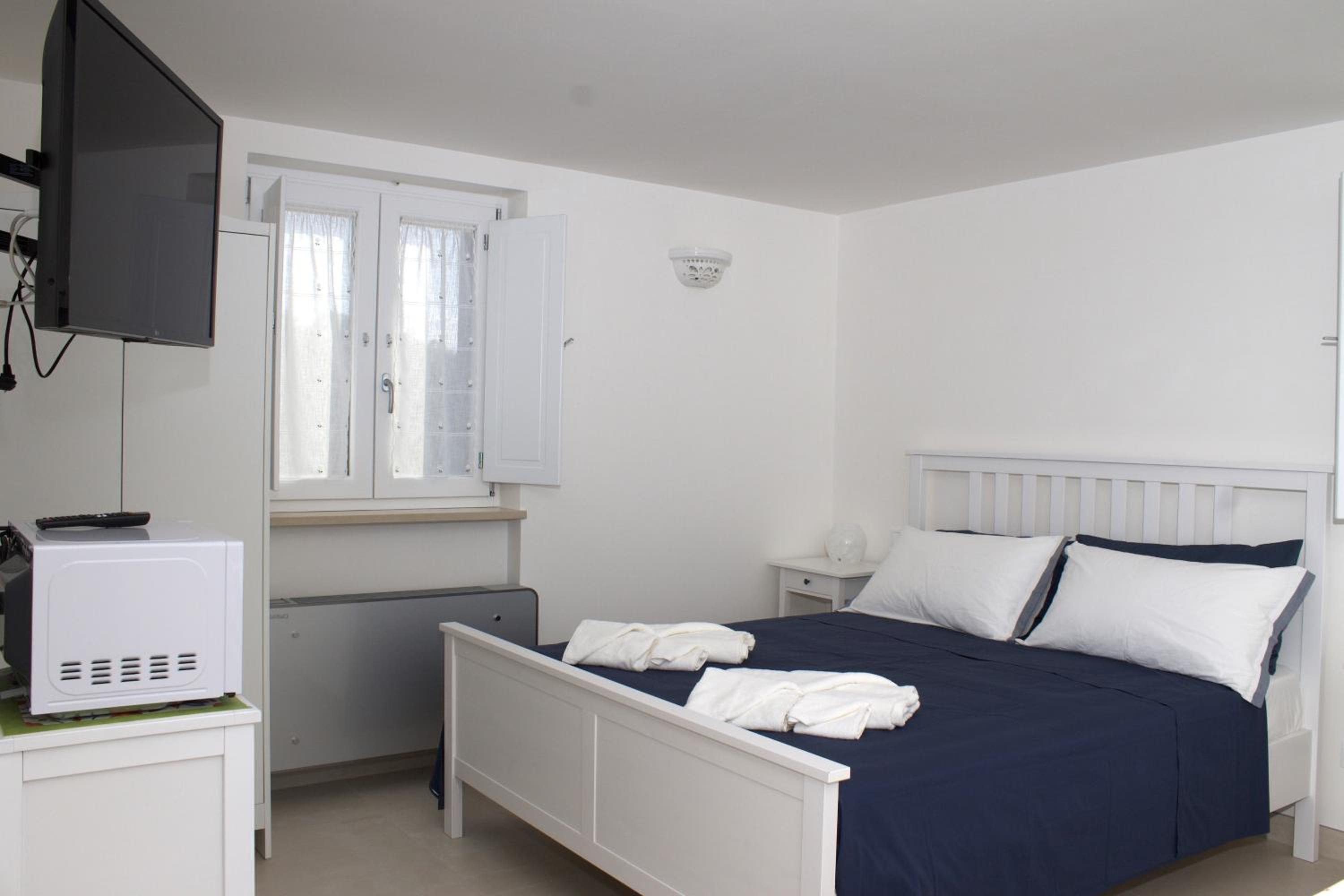 Studio Apartment with One Double Bed photo 3