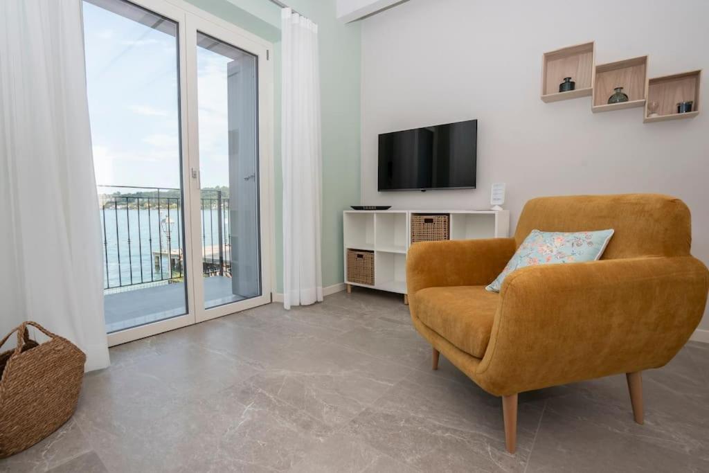 Two-Bedroom Apartment with Lake View