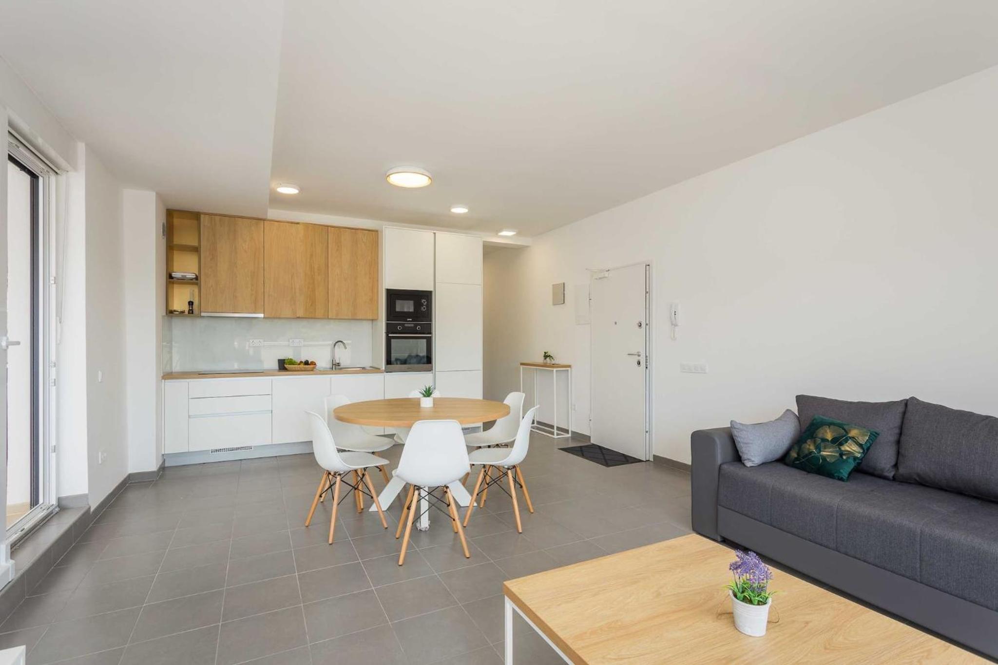 Two bedroom apartment with Balcony photo 1