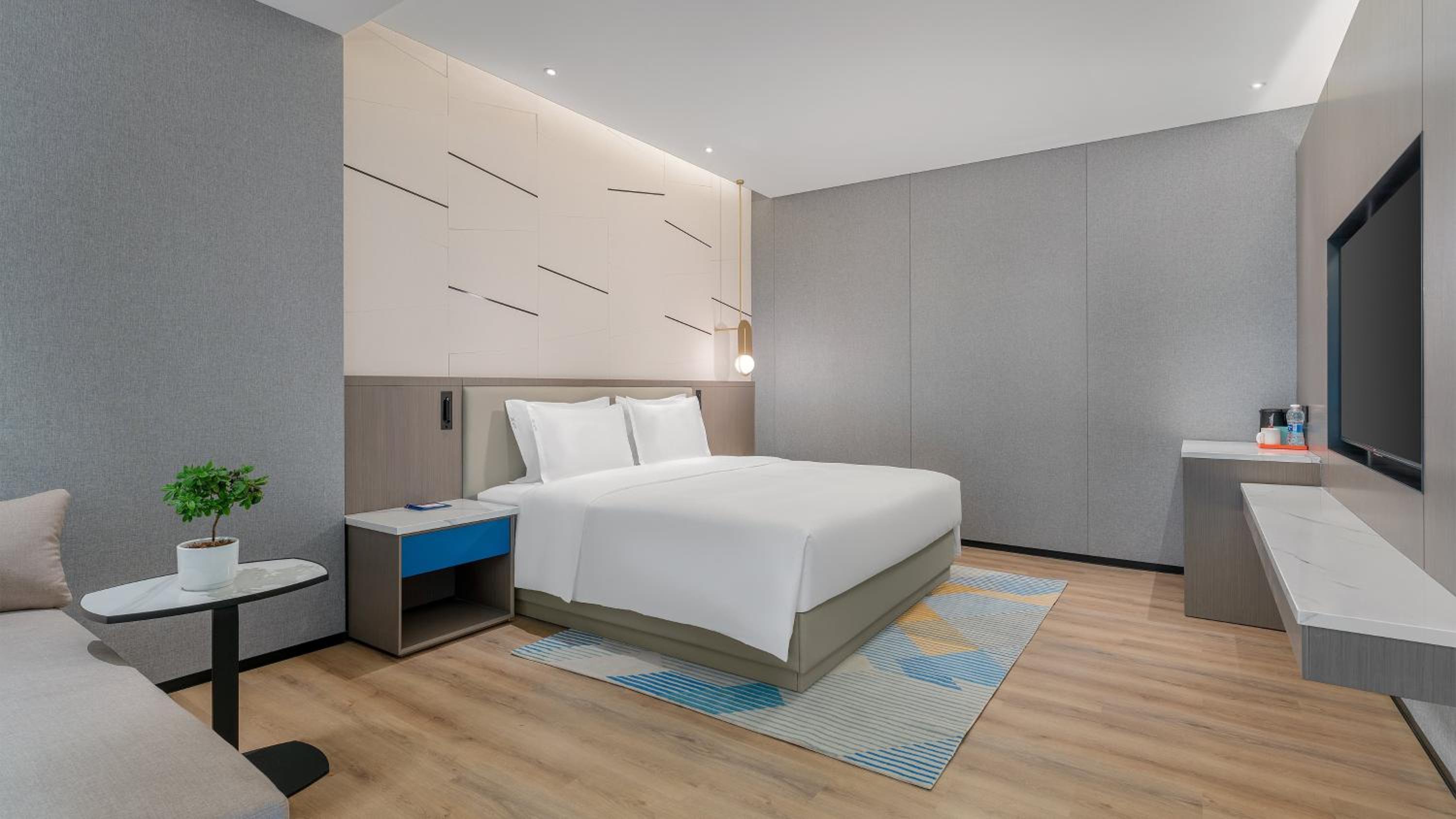 Standard King Room with River View photo 3