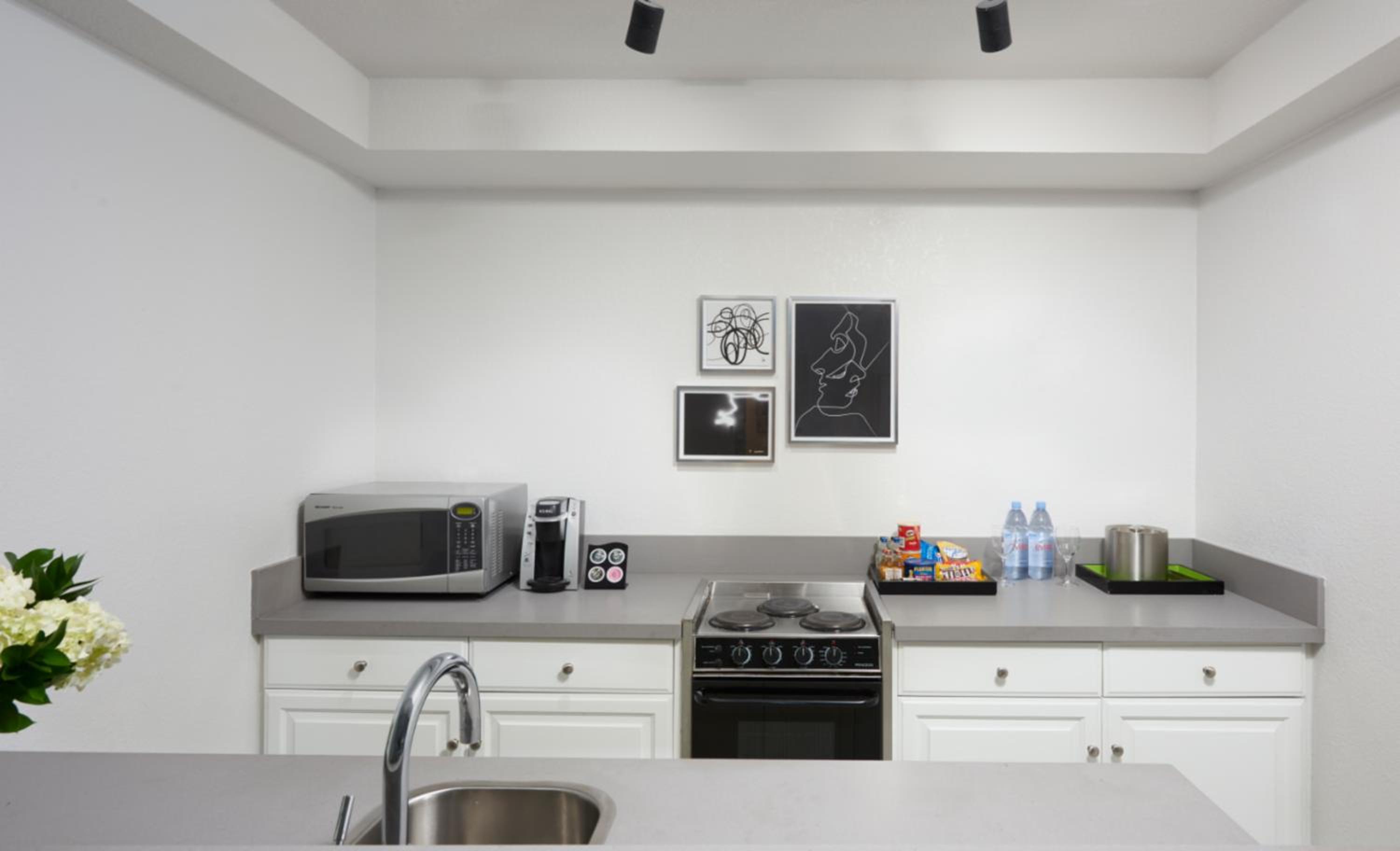One Bedroom Residence, King - Photo 7