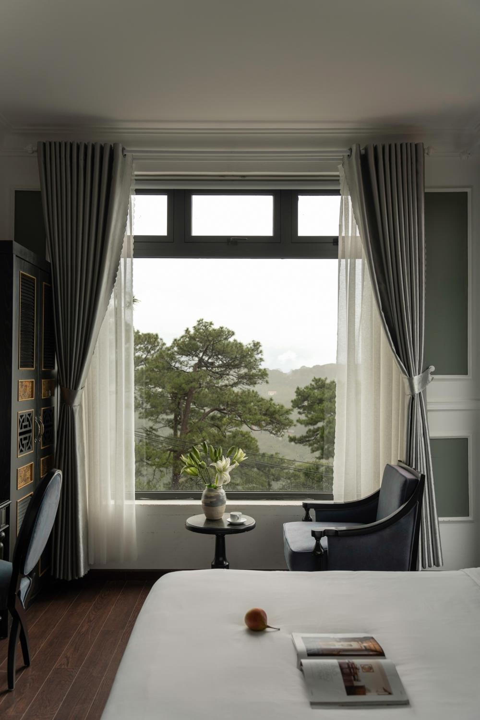 Deluxe Double Room with Balcony - Photo 12