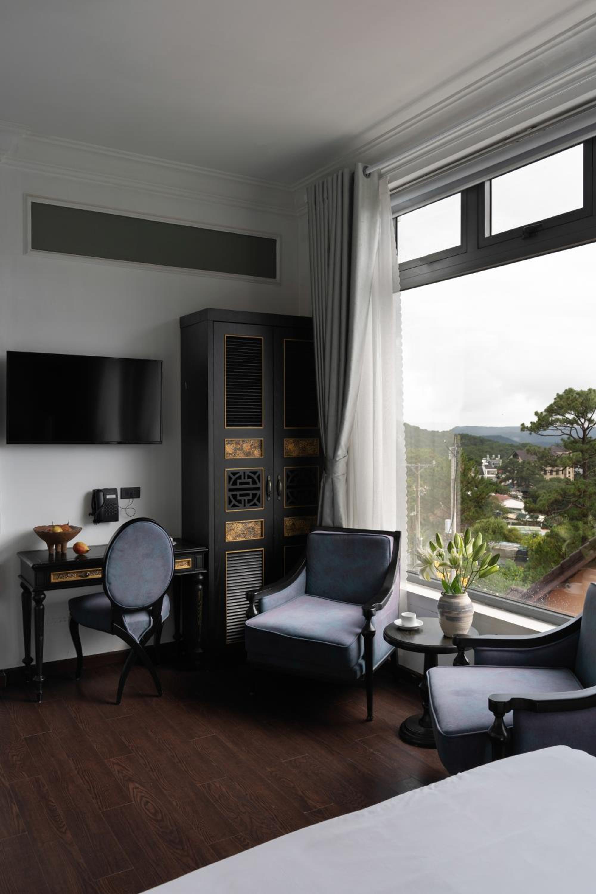 Deluxe Double Room with Balcony - Photo 7