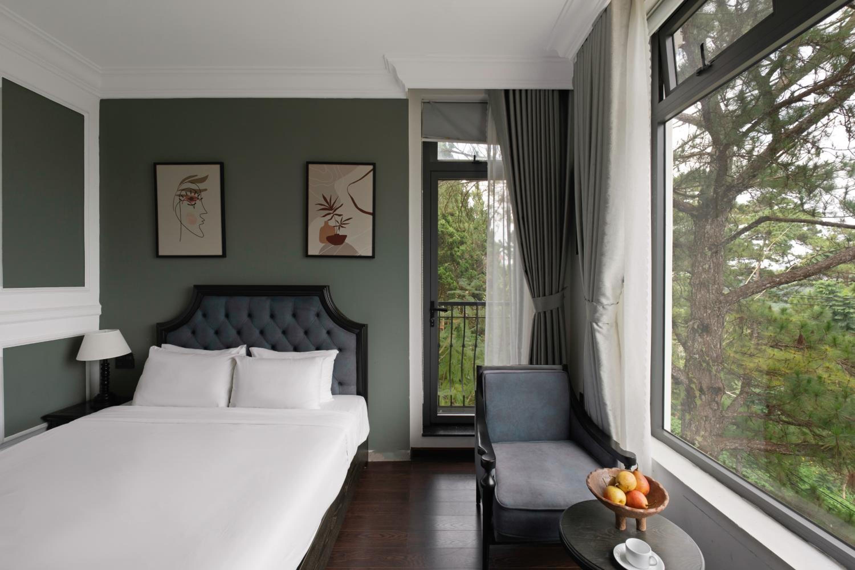 Deluxe Double Room with Balcony - Photo 3