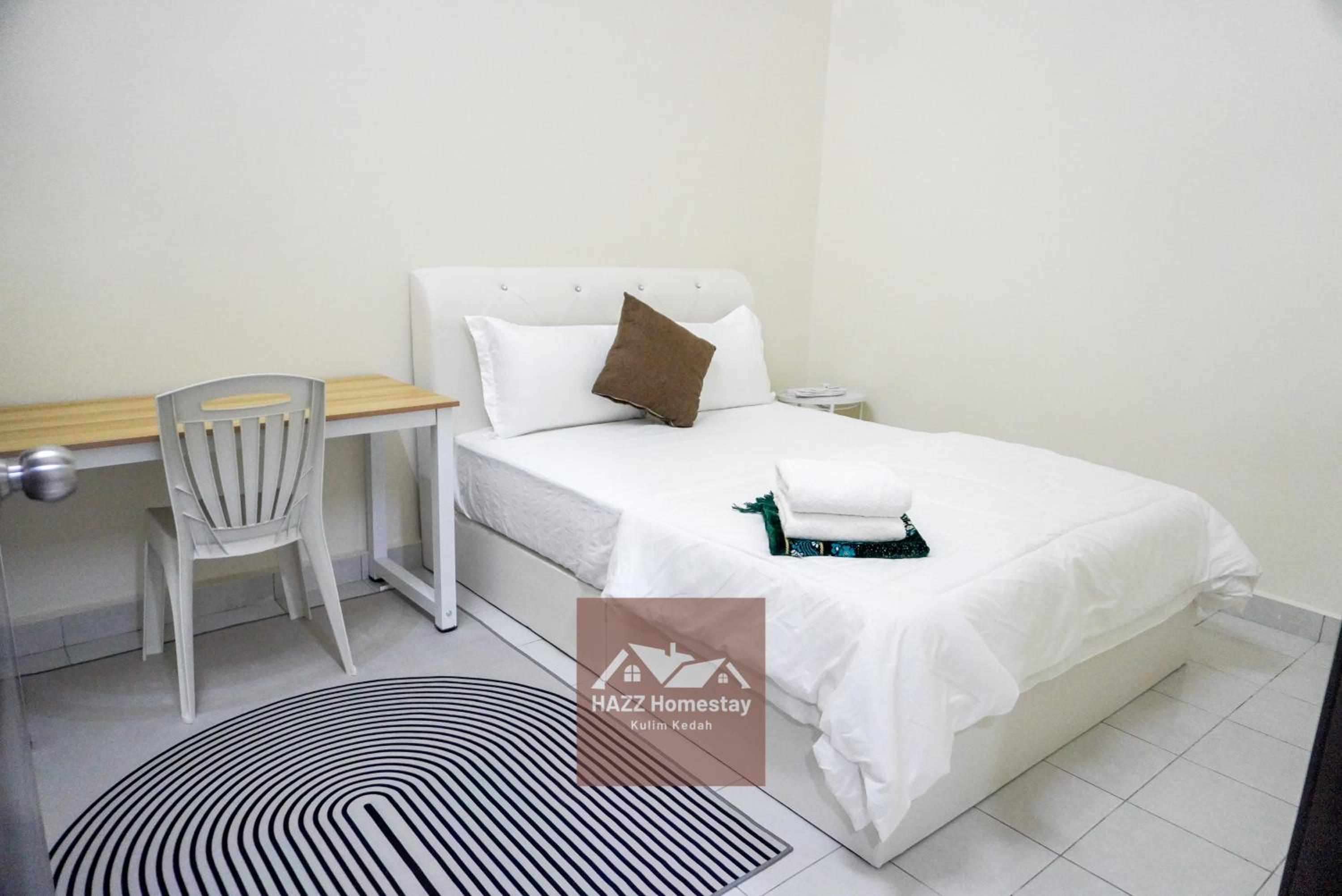 Three-Bedroom House photo 2