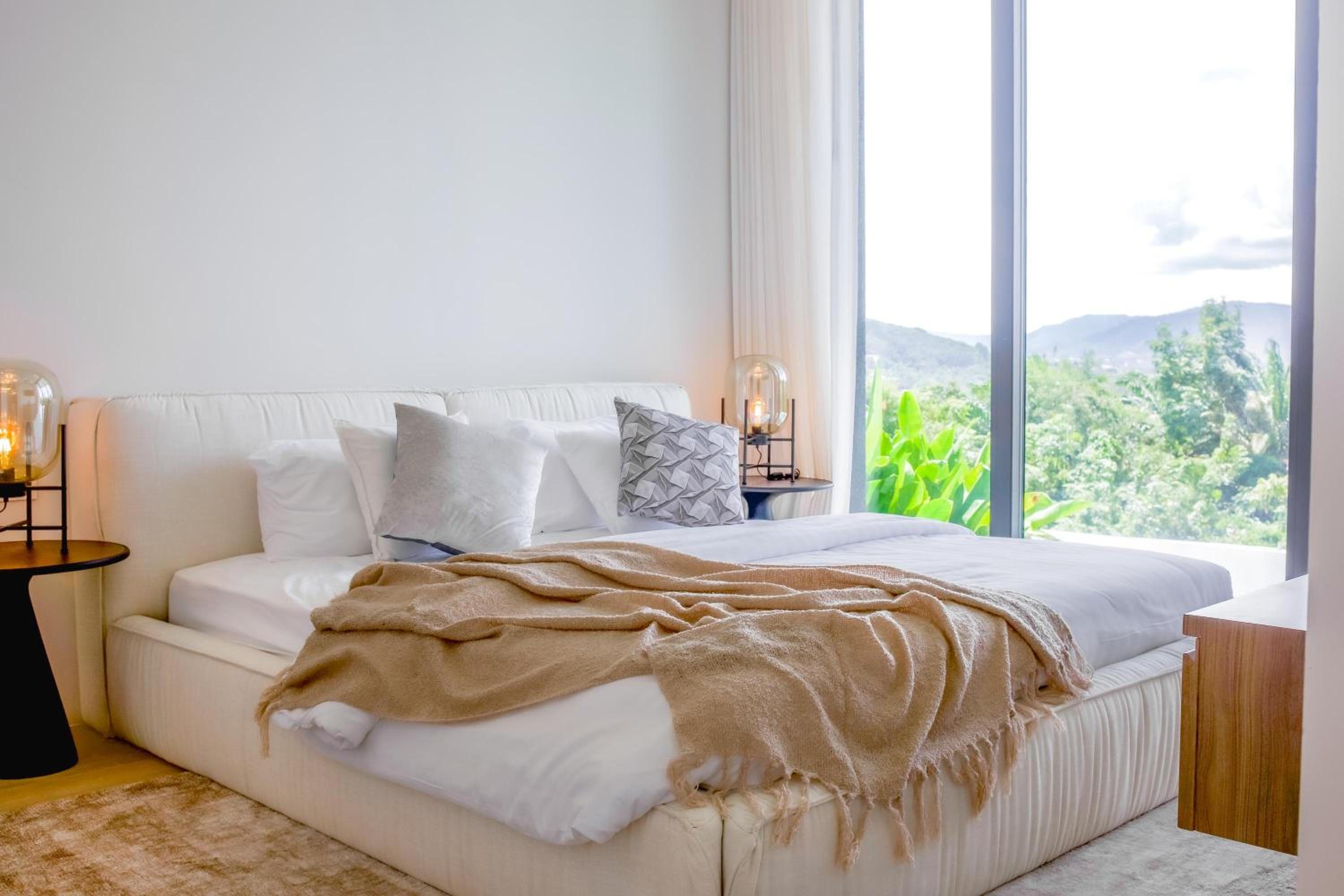 Luxury Service Villa 4-Bedroom with Private Pool
