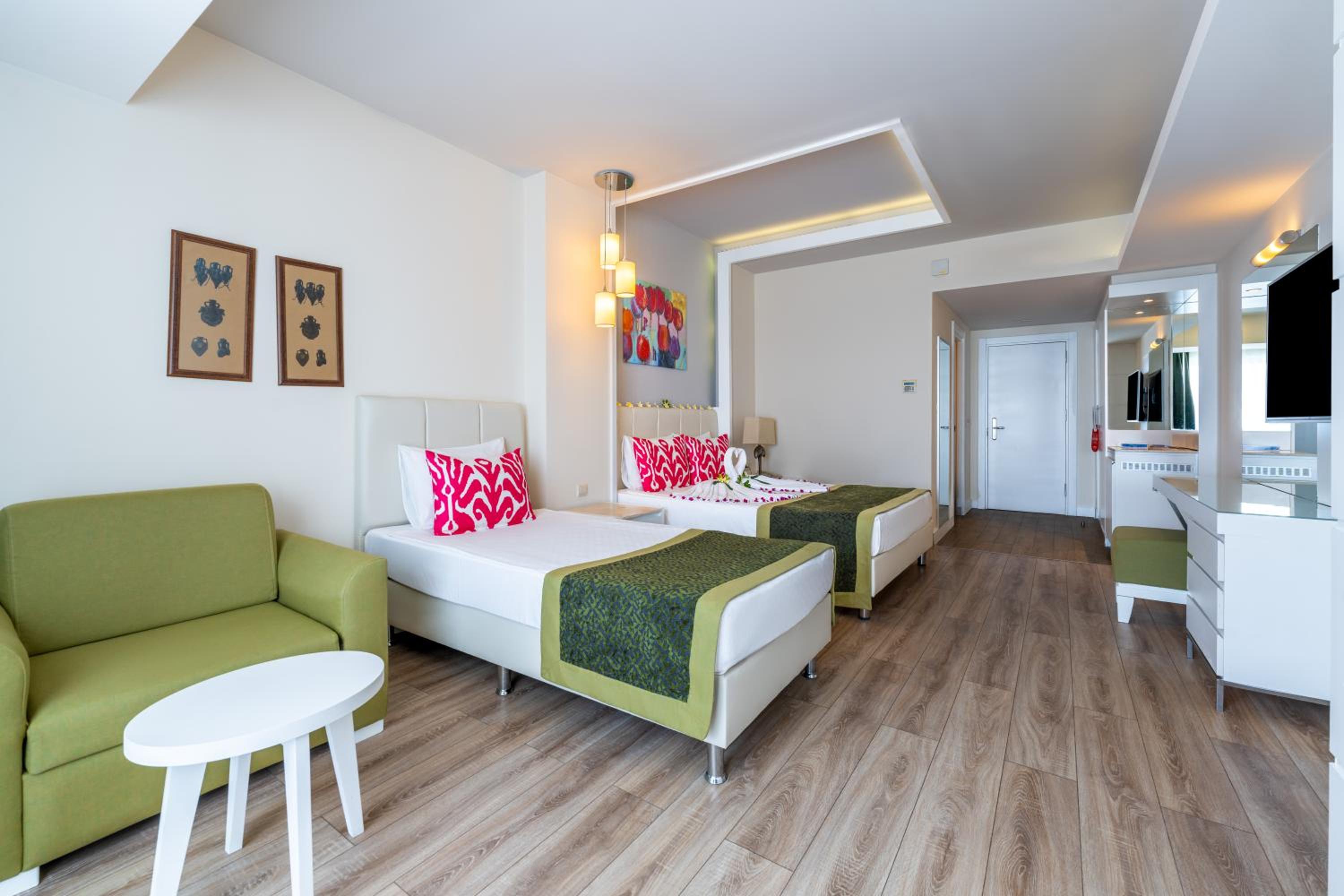 Triple Sea View Room