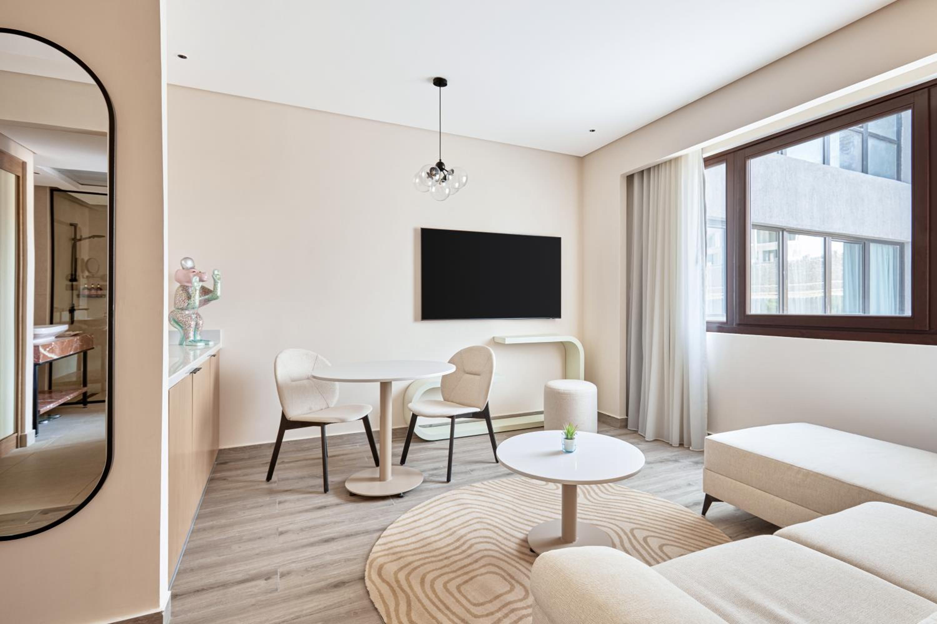 Deluxe One-Bedroom Suite