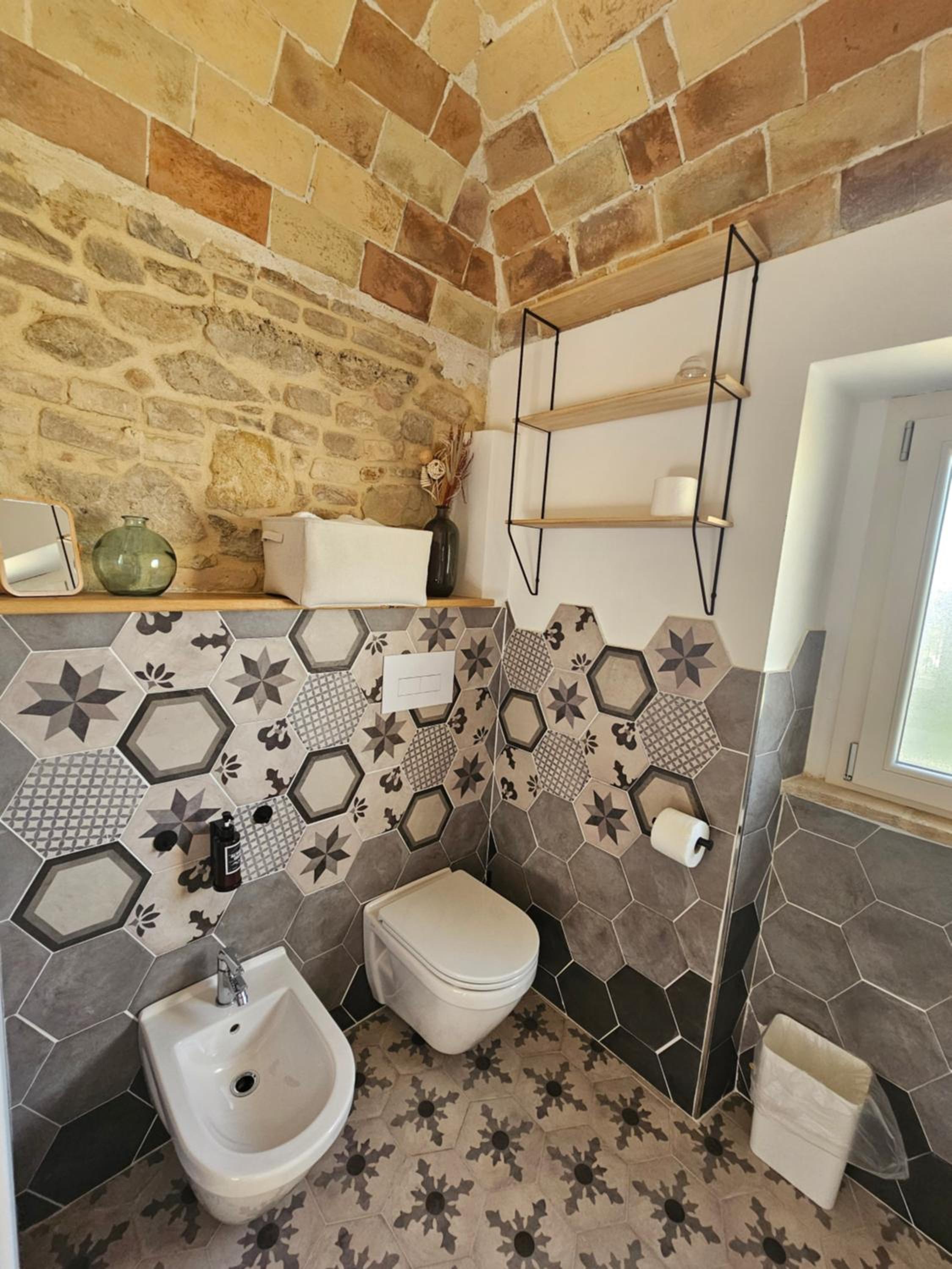 Double or Twin Room with Private Bathroom photo 3