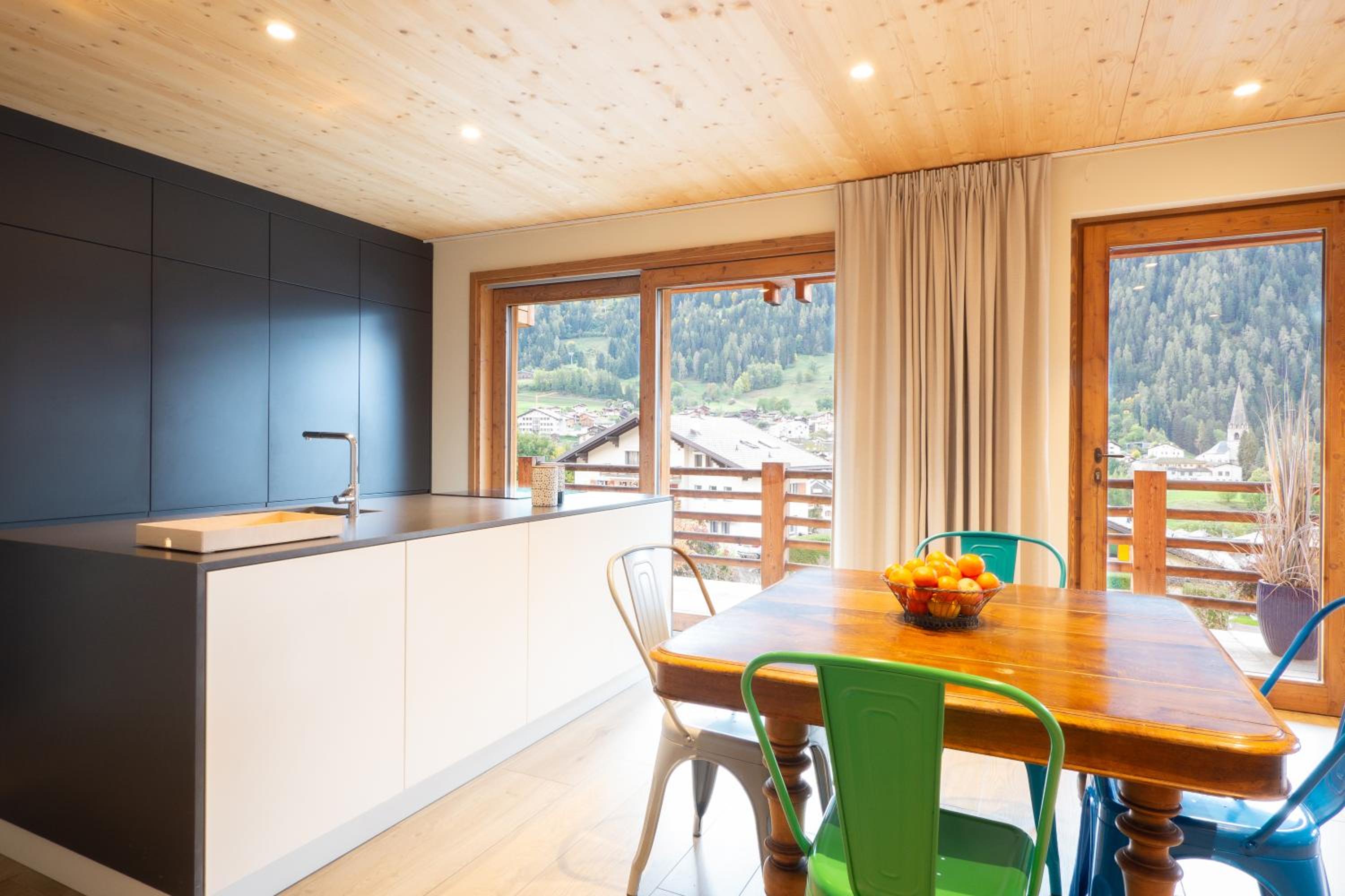 Apartment with Mountain View photo 2
