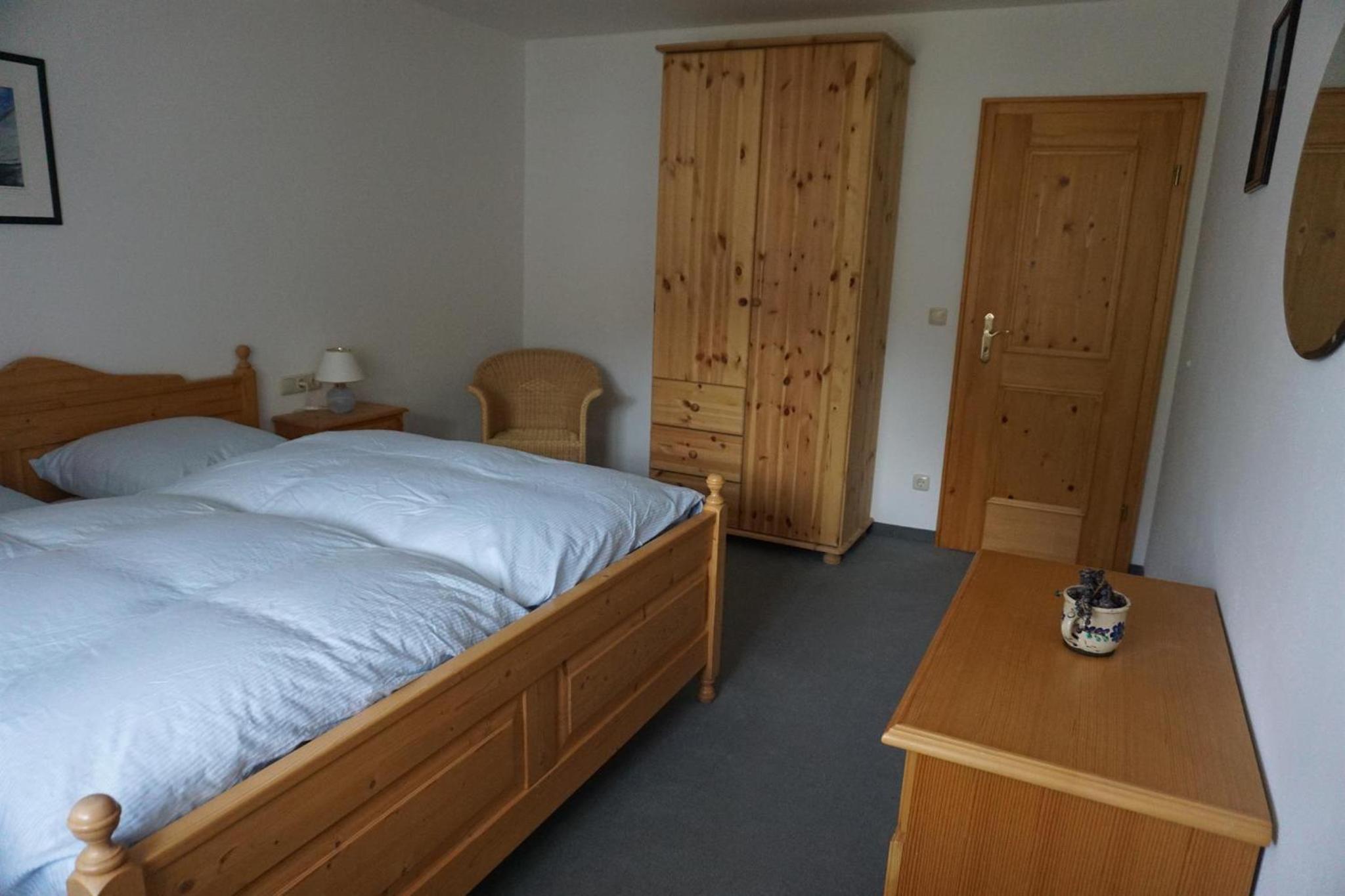 One-Bedroom Apartment with Shower photo 2