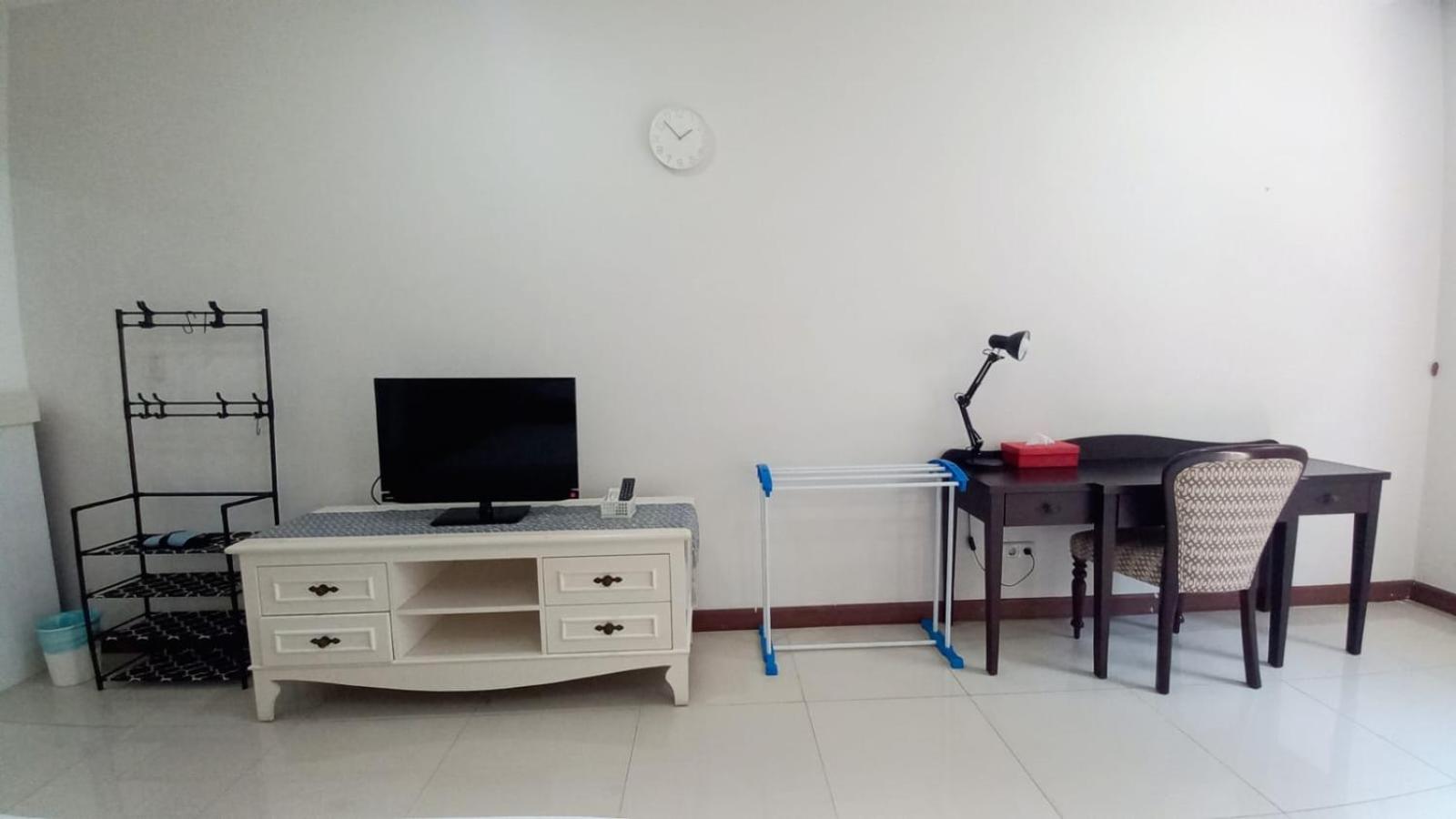 Standard Studio - Photo 6